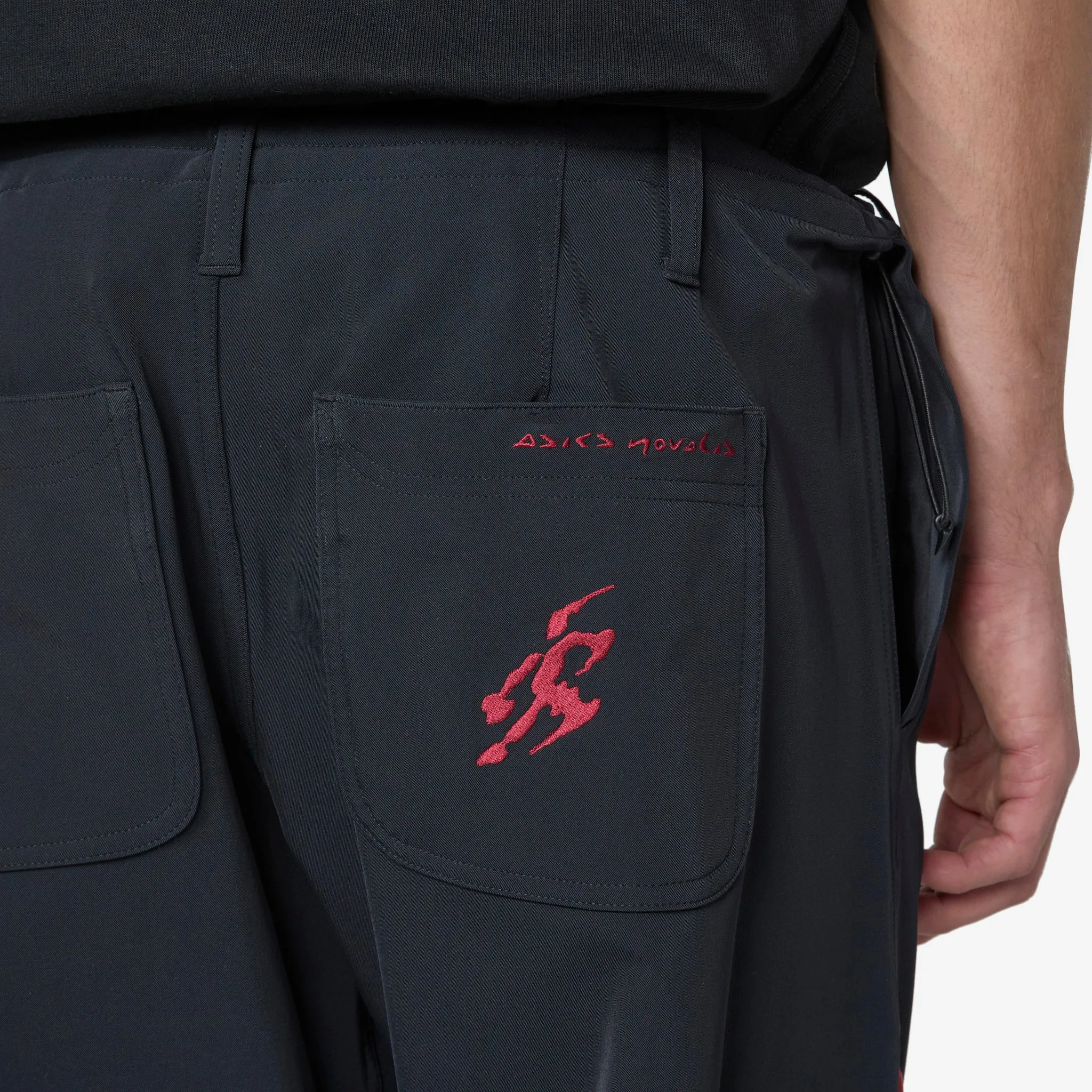 ASICS NOVALIS Liatrisory Trouser Anthracite | Dahlia Asics Shoes