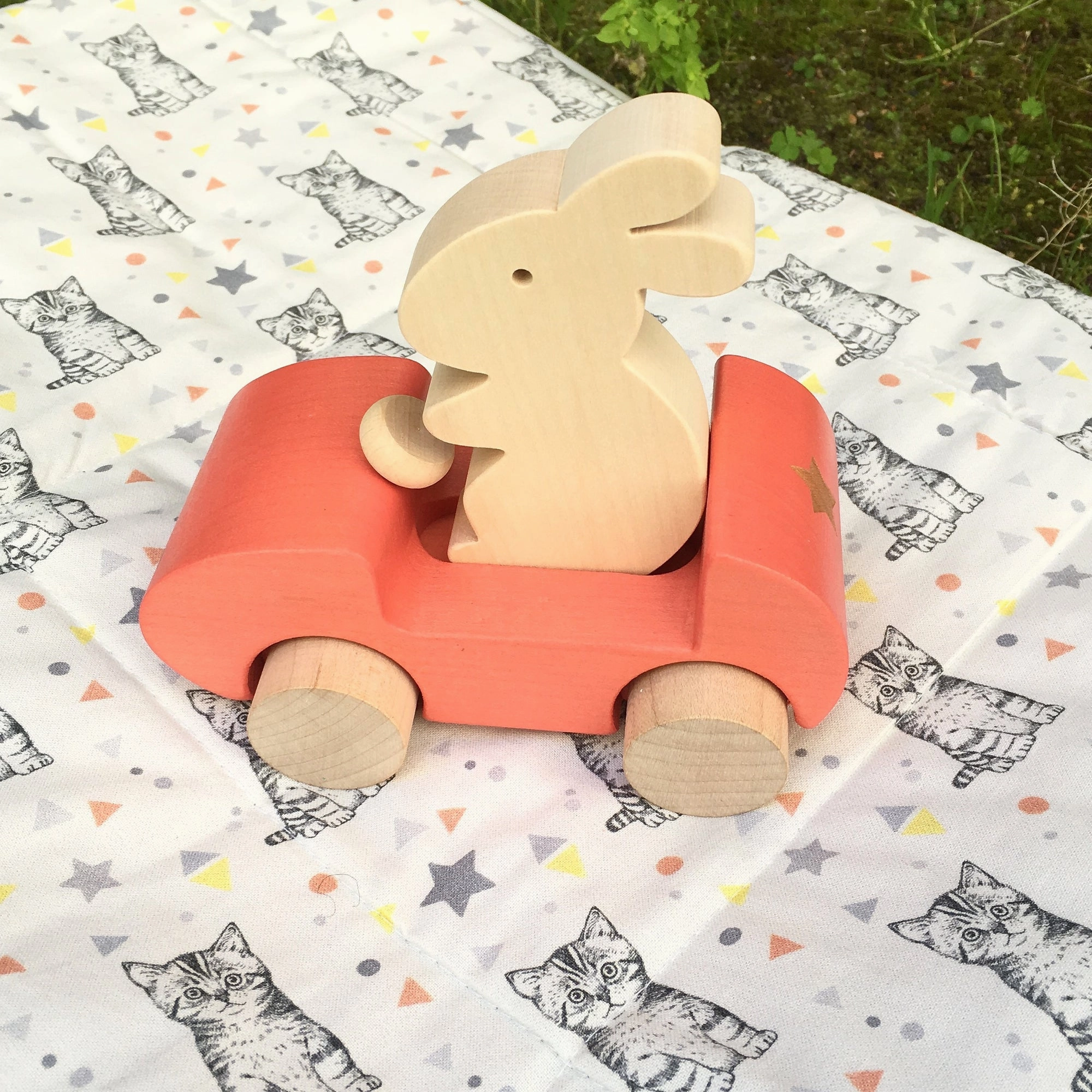 Briki Vroom Vroom Bunny Car Corail / Coral