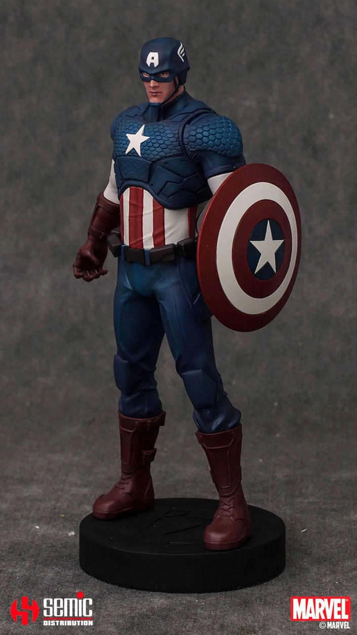 Comansi Captain America Figurine - 9 cm