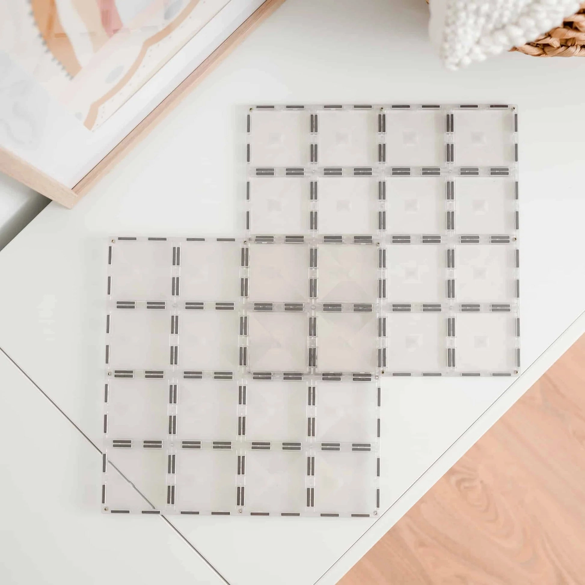 Connetix magnetic tiles Clear base 2 pack