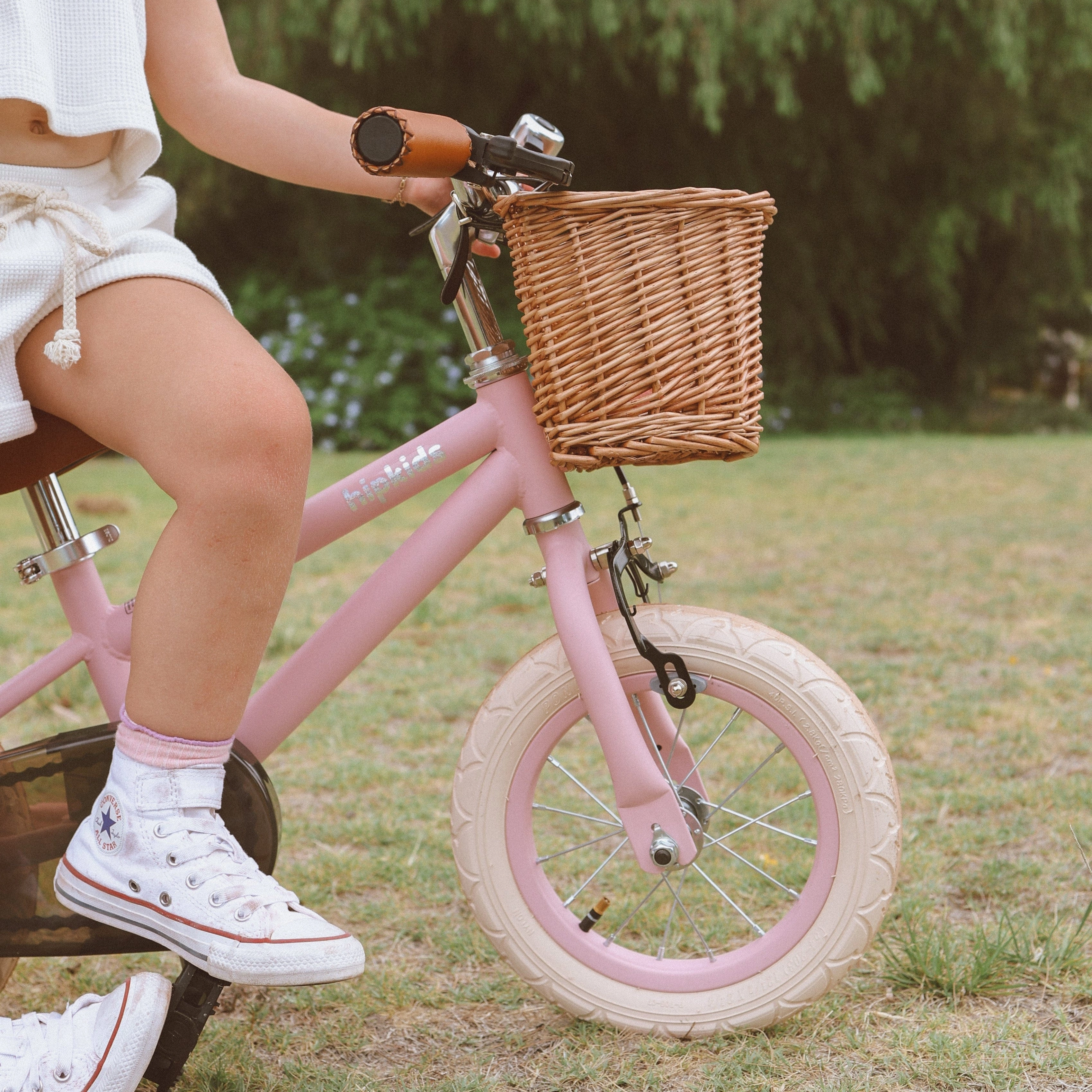 HipKids Classic Steel Bike with Wicker Basket