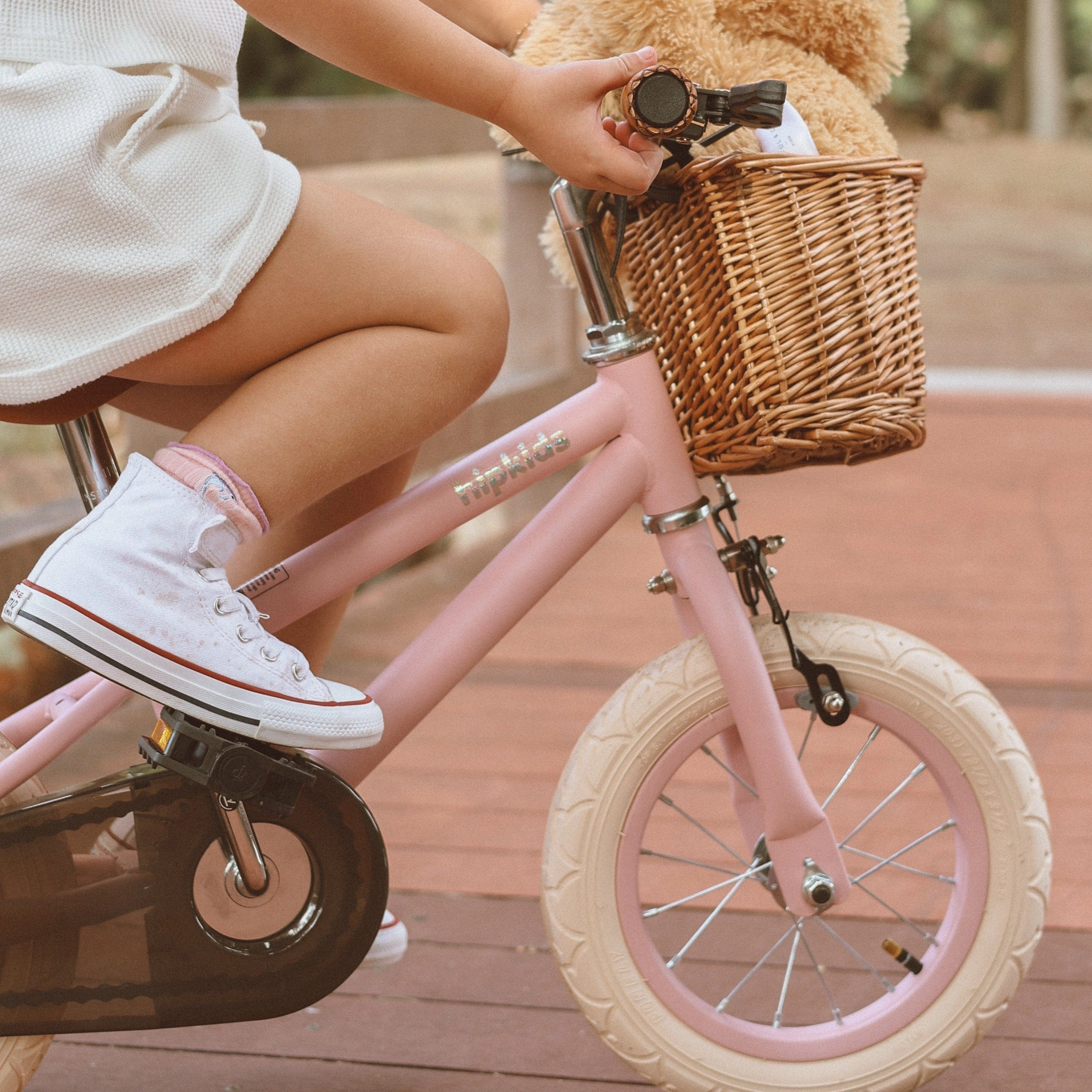 HipKids Classic Steel Bike with Wicker Basket