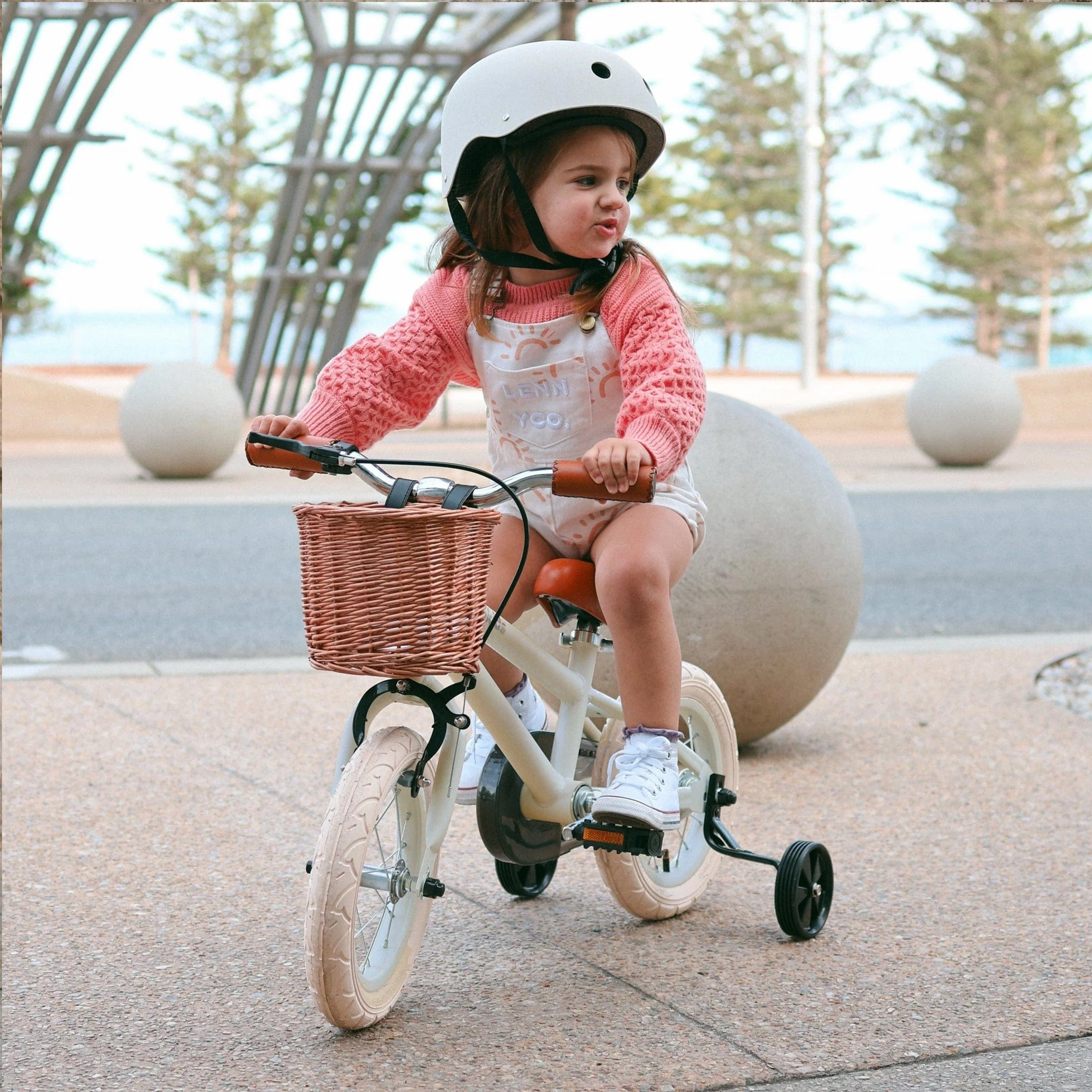 HipKids Classic Steel Bike with Wicker Basket
