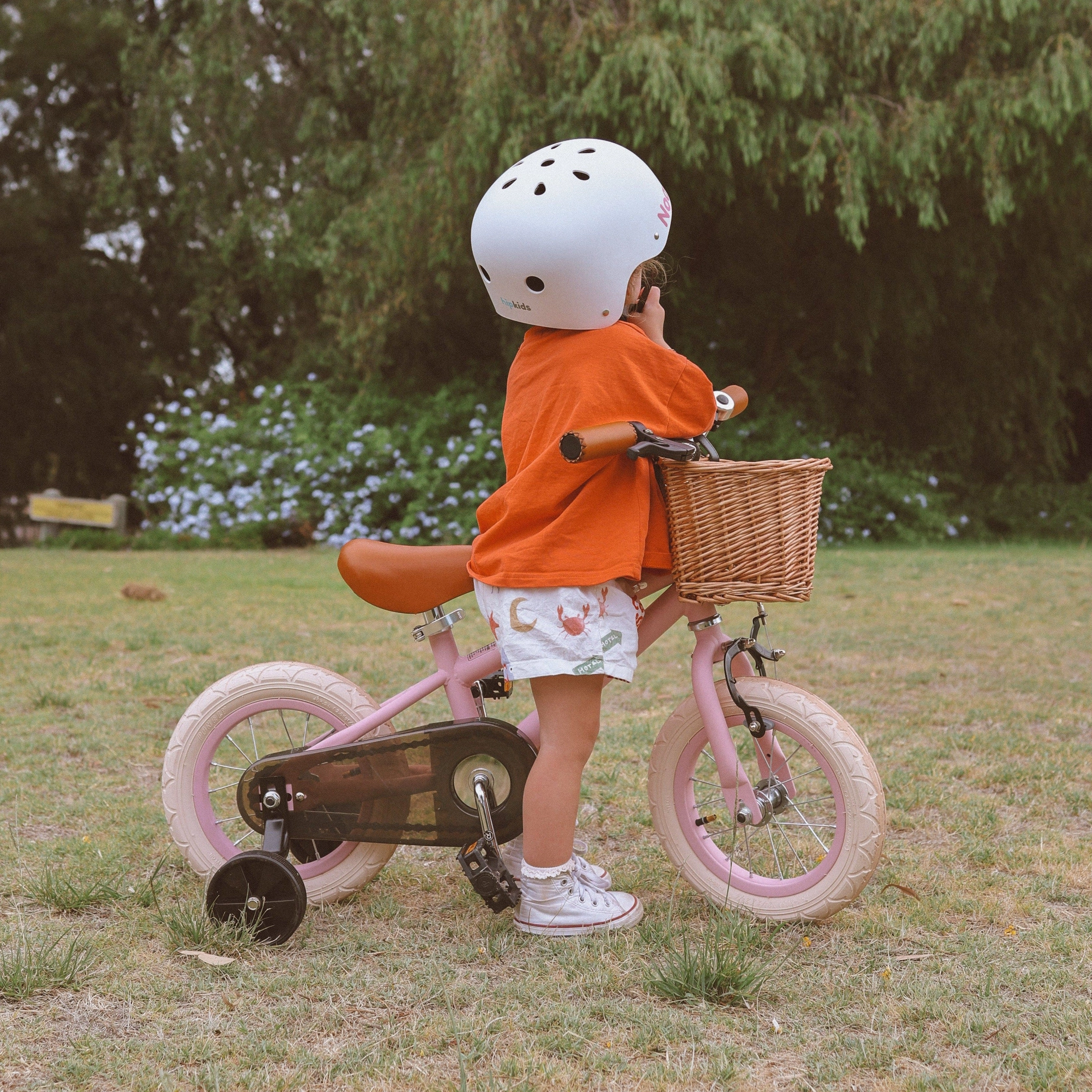 HipKids Classic Steel Bike with Wicker Basket