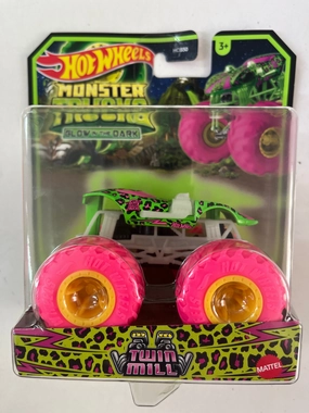 Hot Wheels Monster Trucks Glow Twin Mill