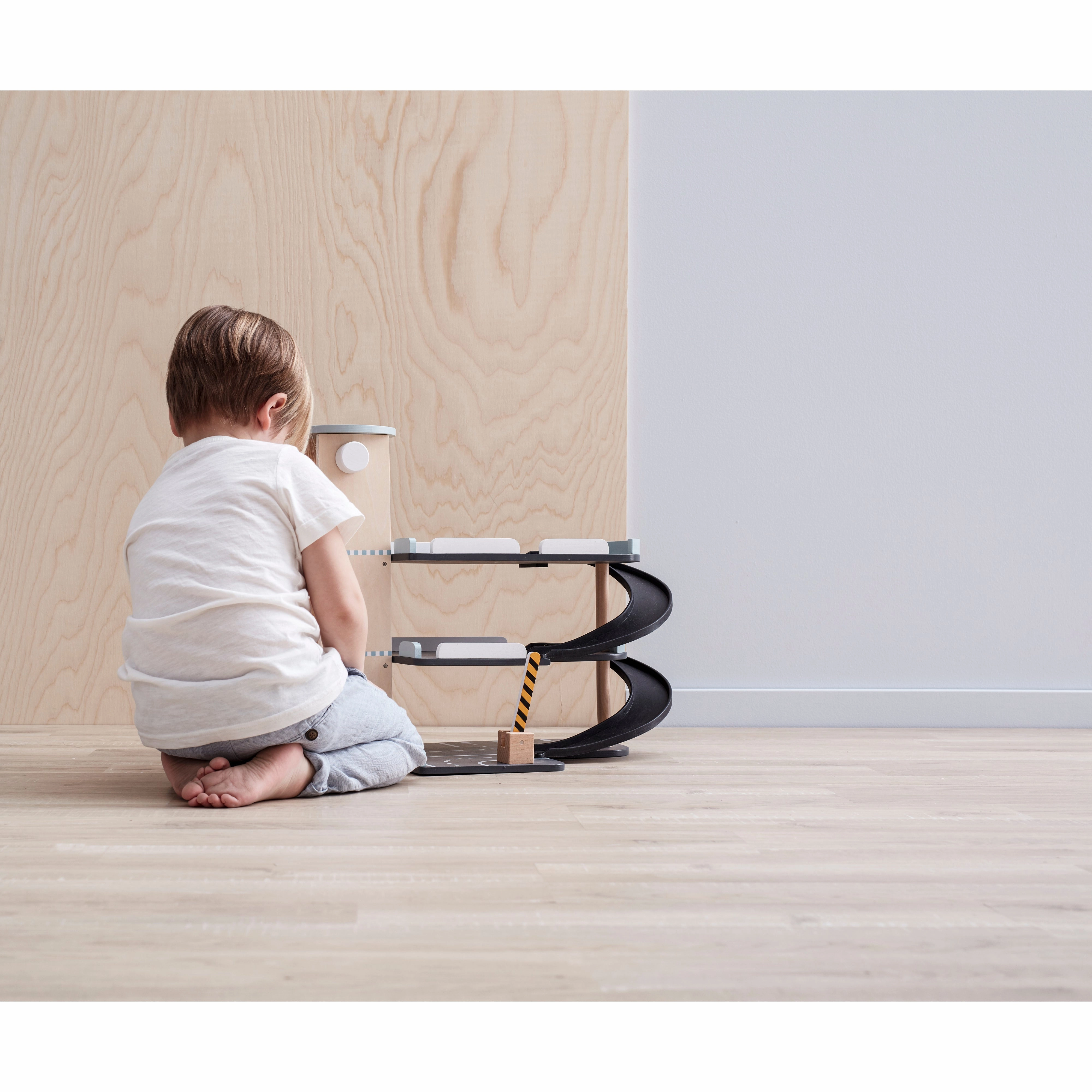 Kid's Concept Car Park Aiden Wooden Garage Play Set