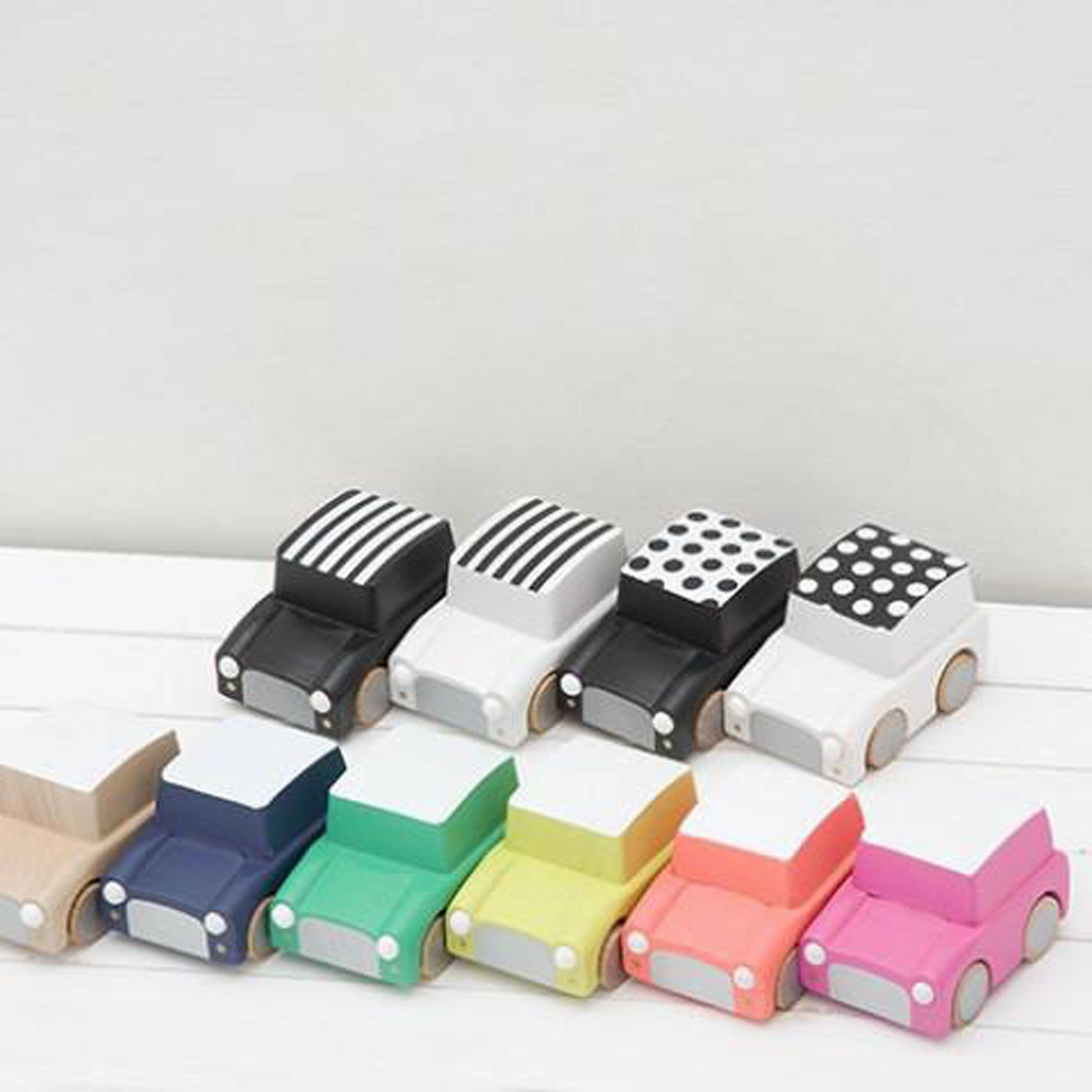 kiko  & gg* Kuruma Classic Wooden Wind Up Car Natural