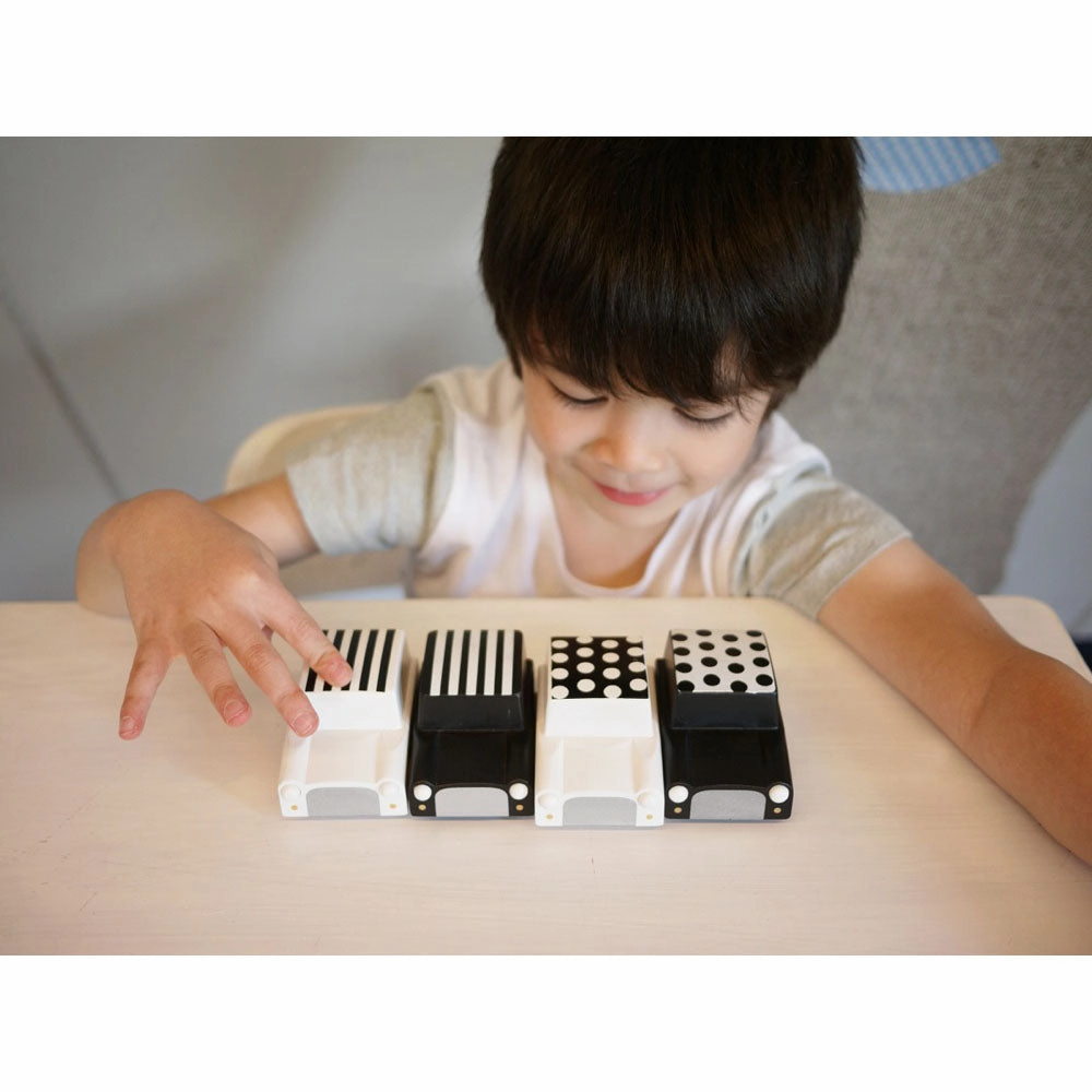 kiko  & gg* Kuruma Classic Wooden Wind Up Car Stripes/ Whites