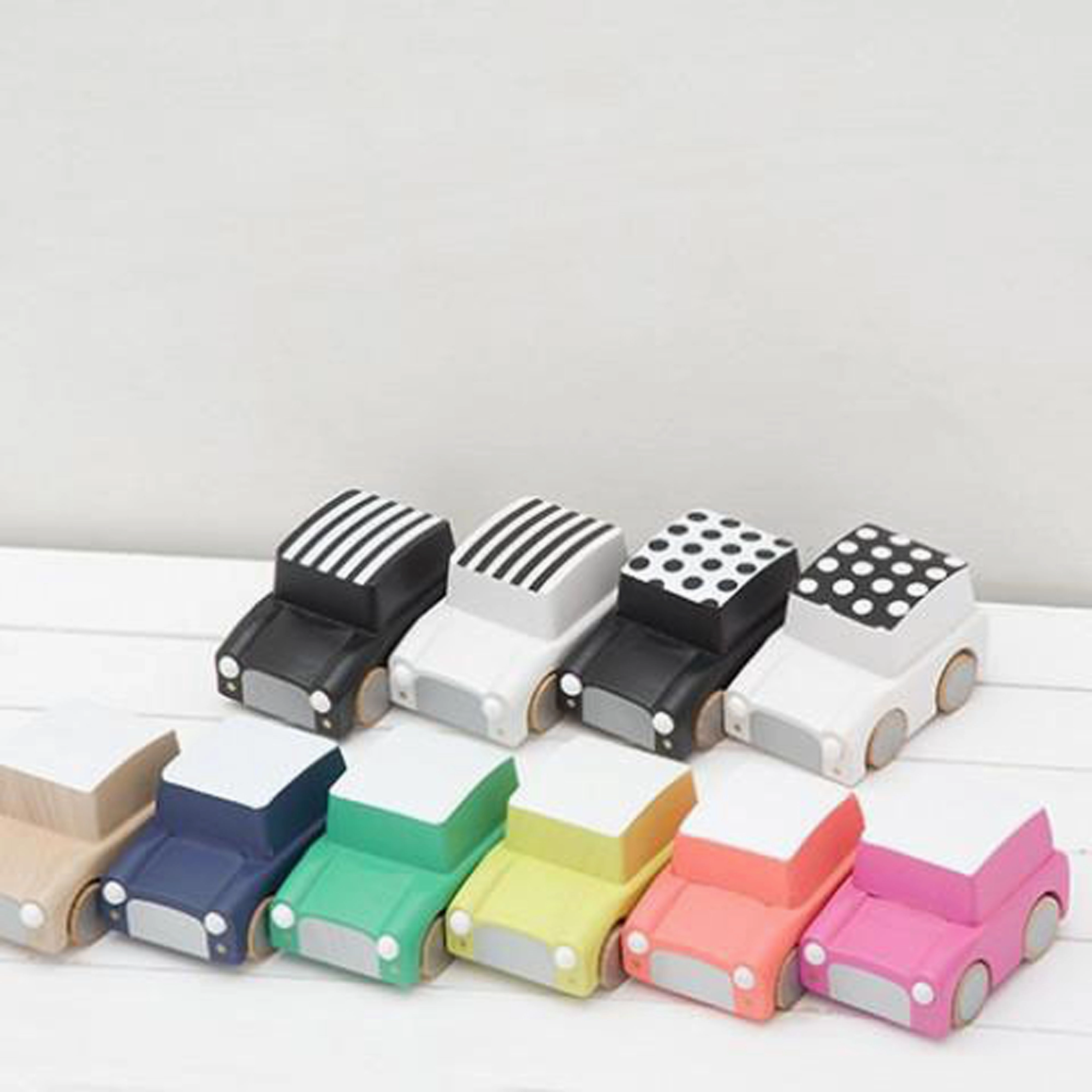 kiko  & gg* Kuruma Classic Wooden Wind Up Car Yellow