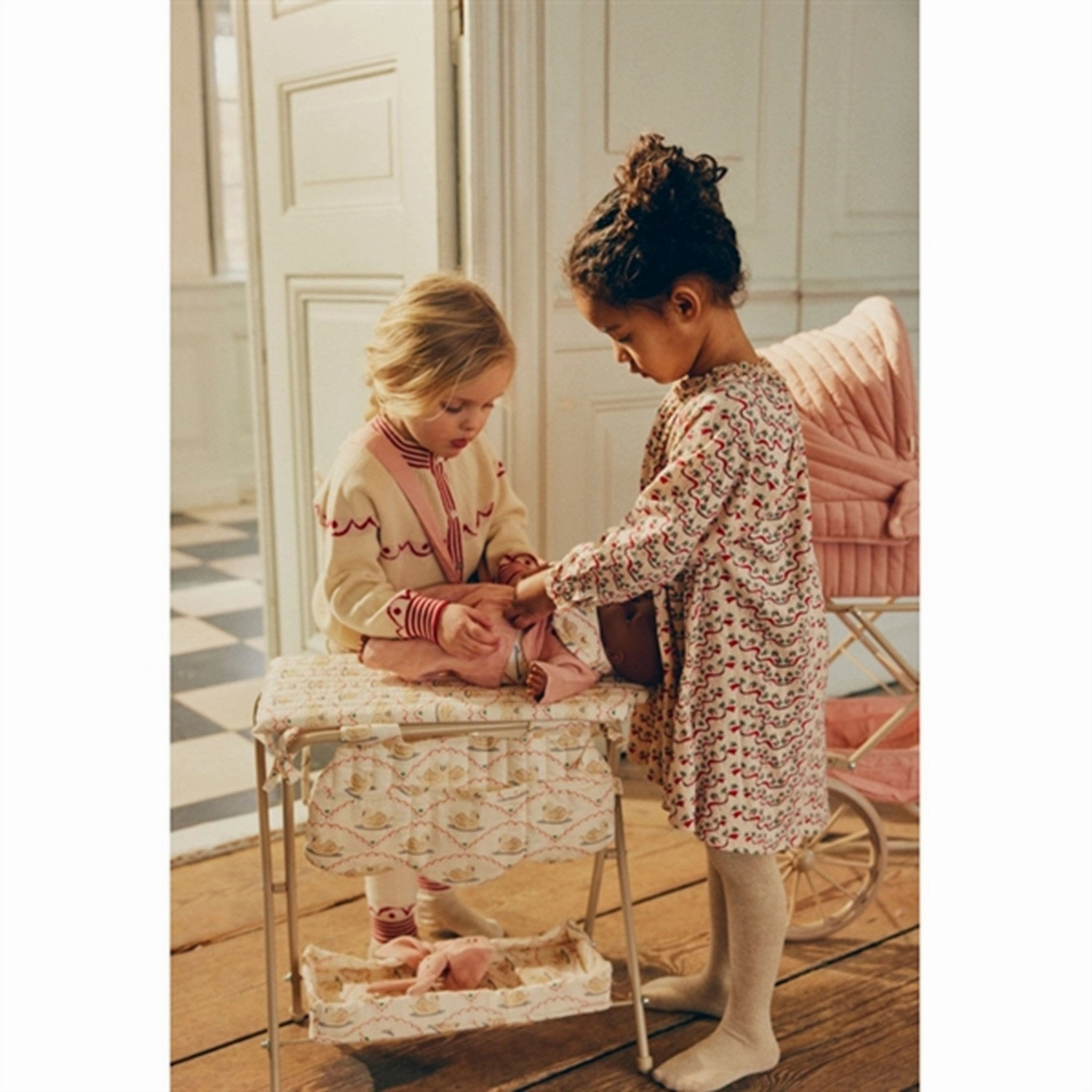 Konges Sl?jd Doll Changing Table Swan
