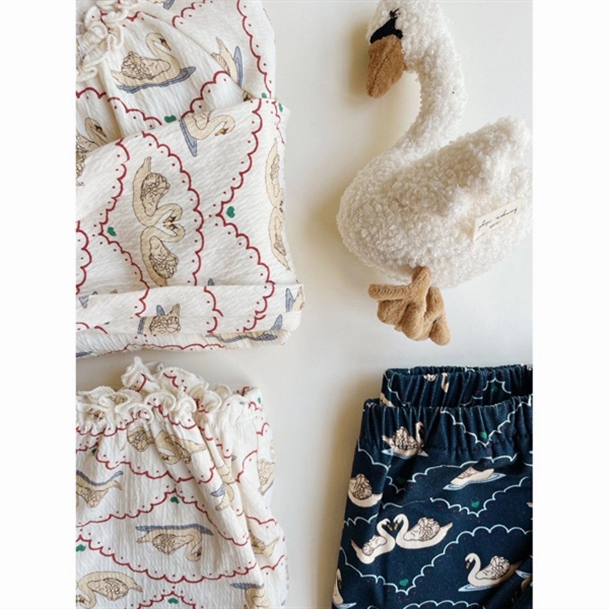 Konges Sljd Activity Teddy Swan Off White