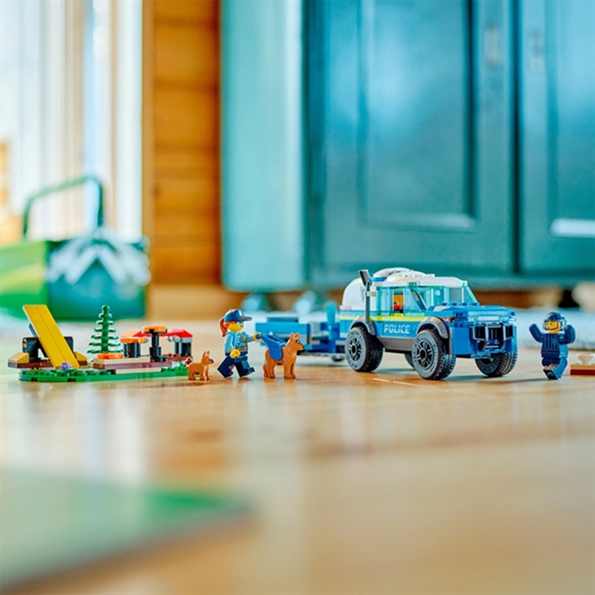 LEGO City Mobile Police Dog Training