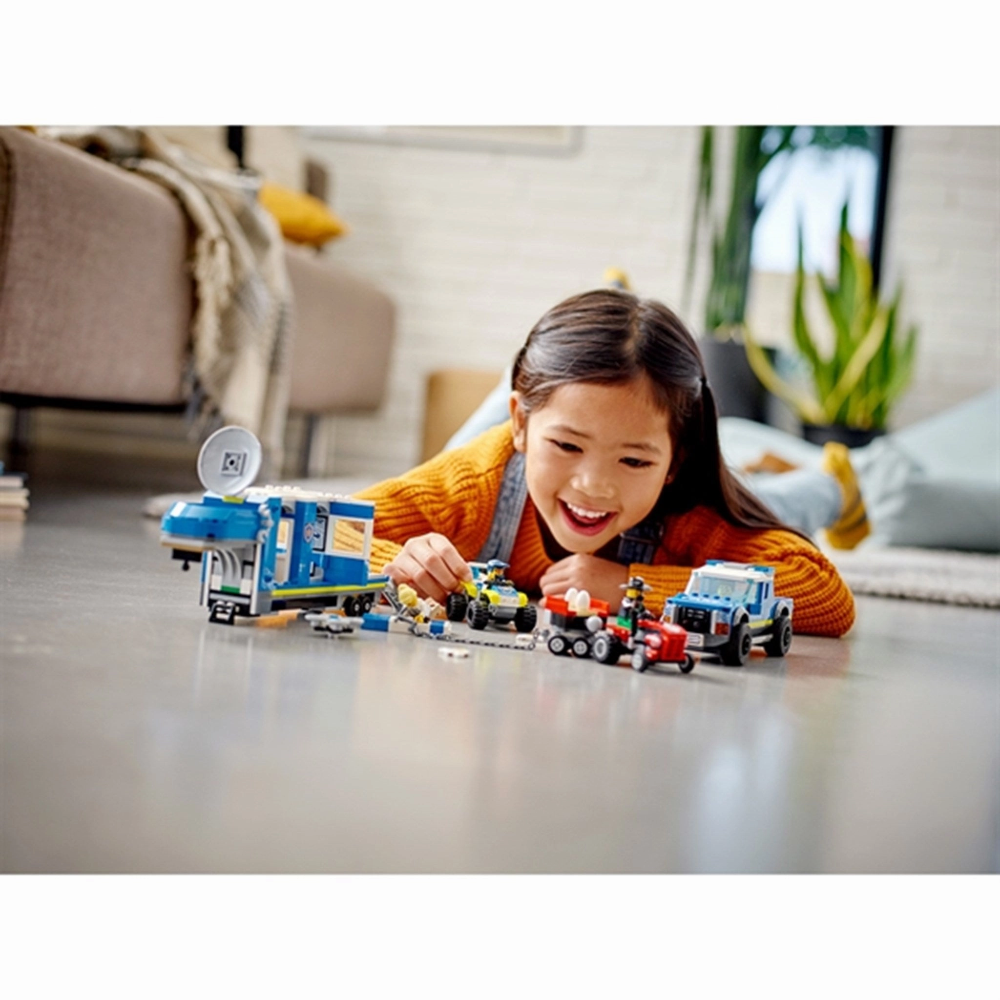 LEGO? City Police Mobile Command Truck