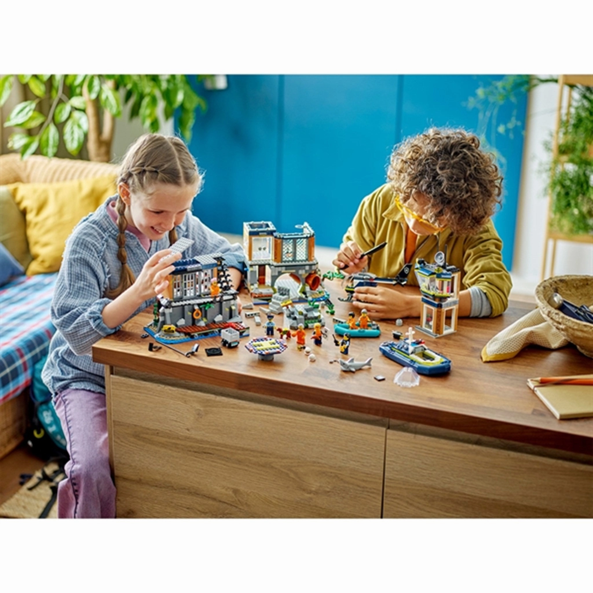 LEGO? City Police Prison Island