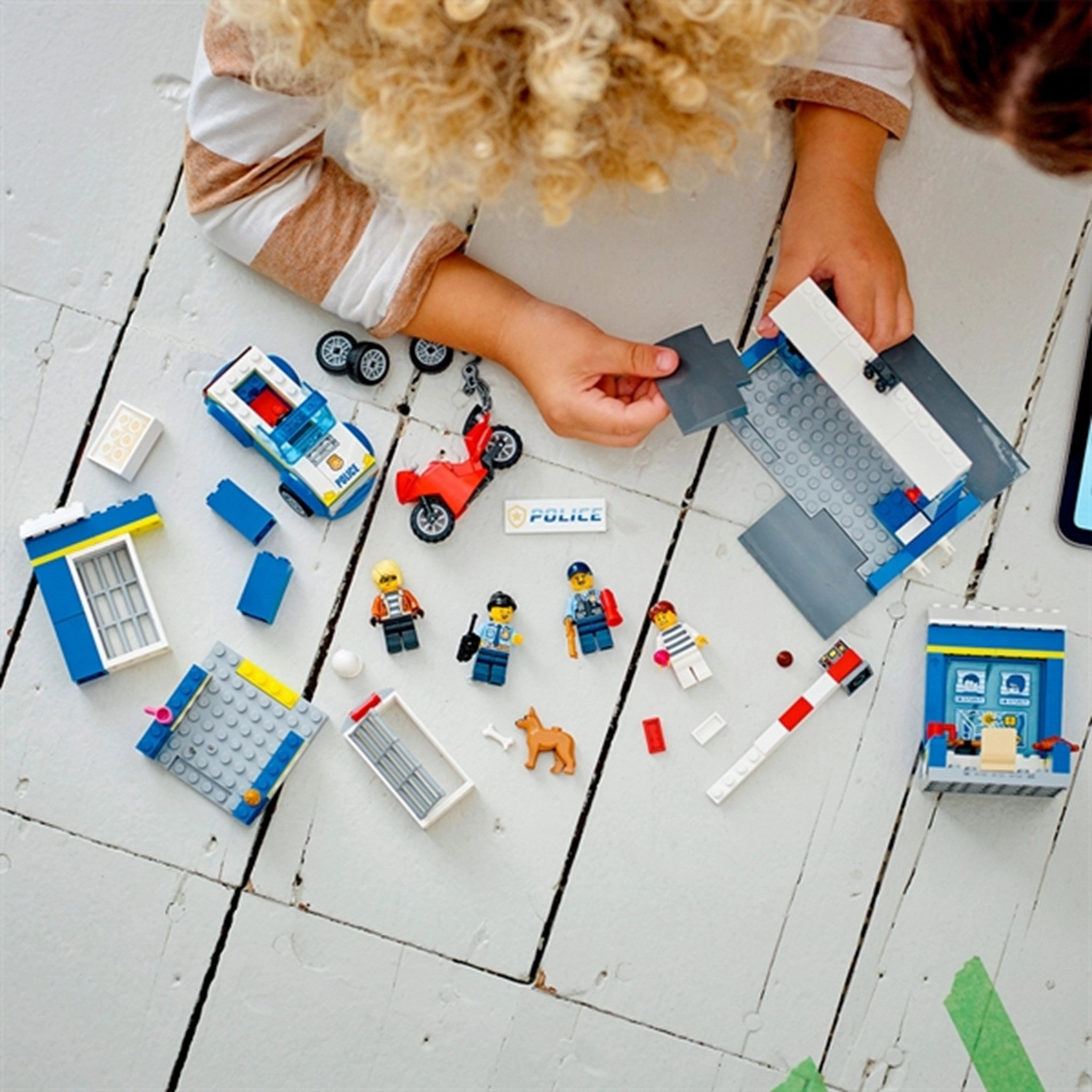 LEGO City Police Station Chase