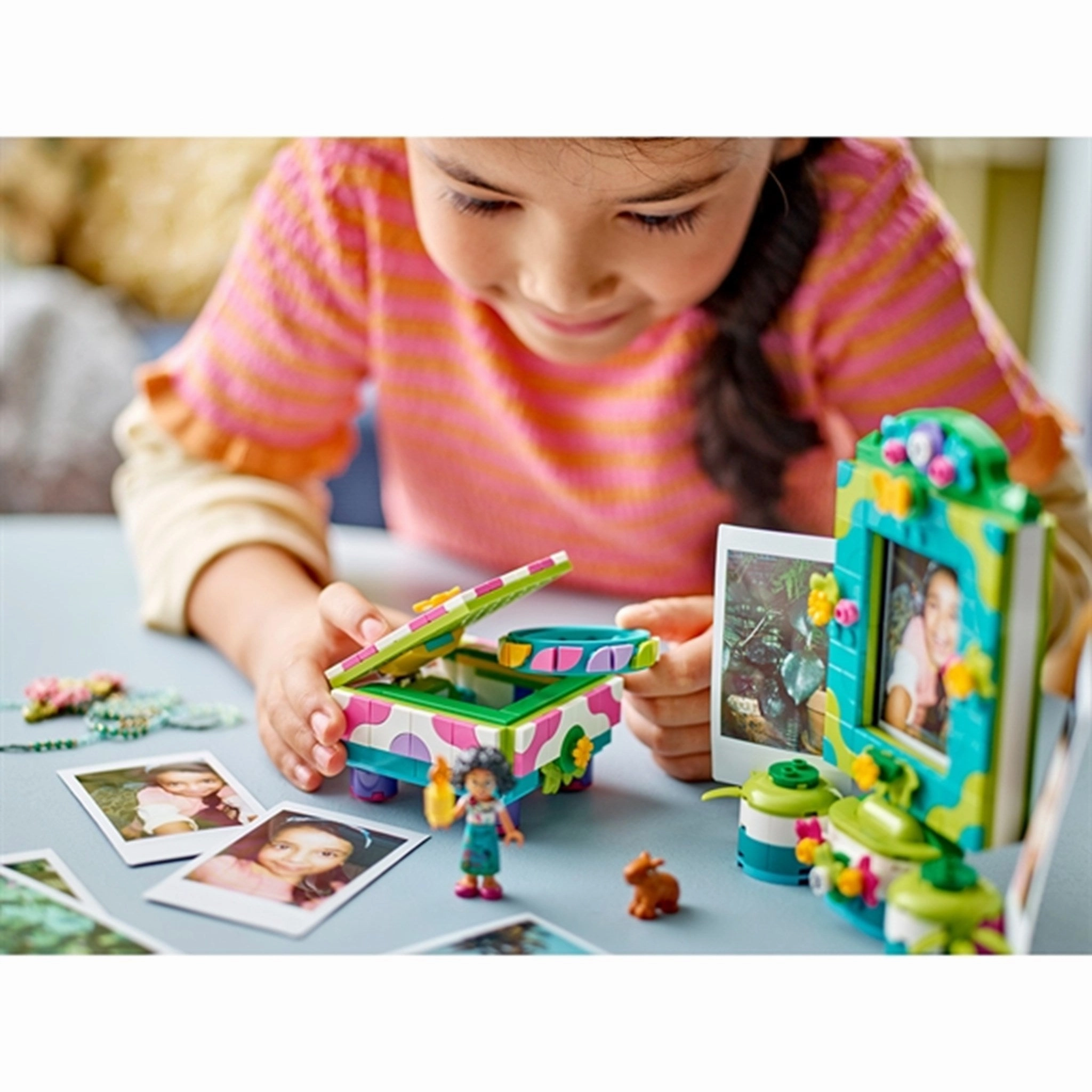 LEGO? Disney? Mirabel's Photo Frame and Jewellery Box
