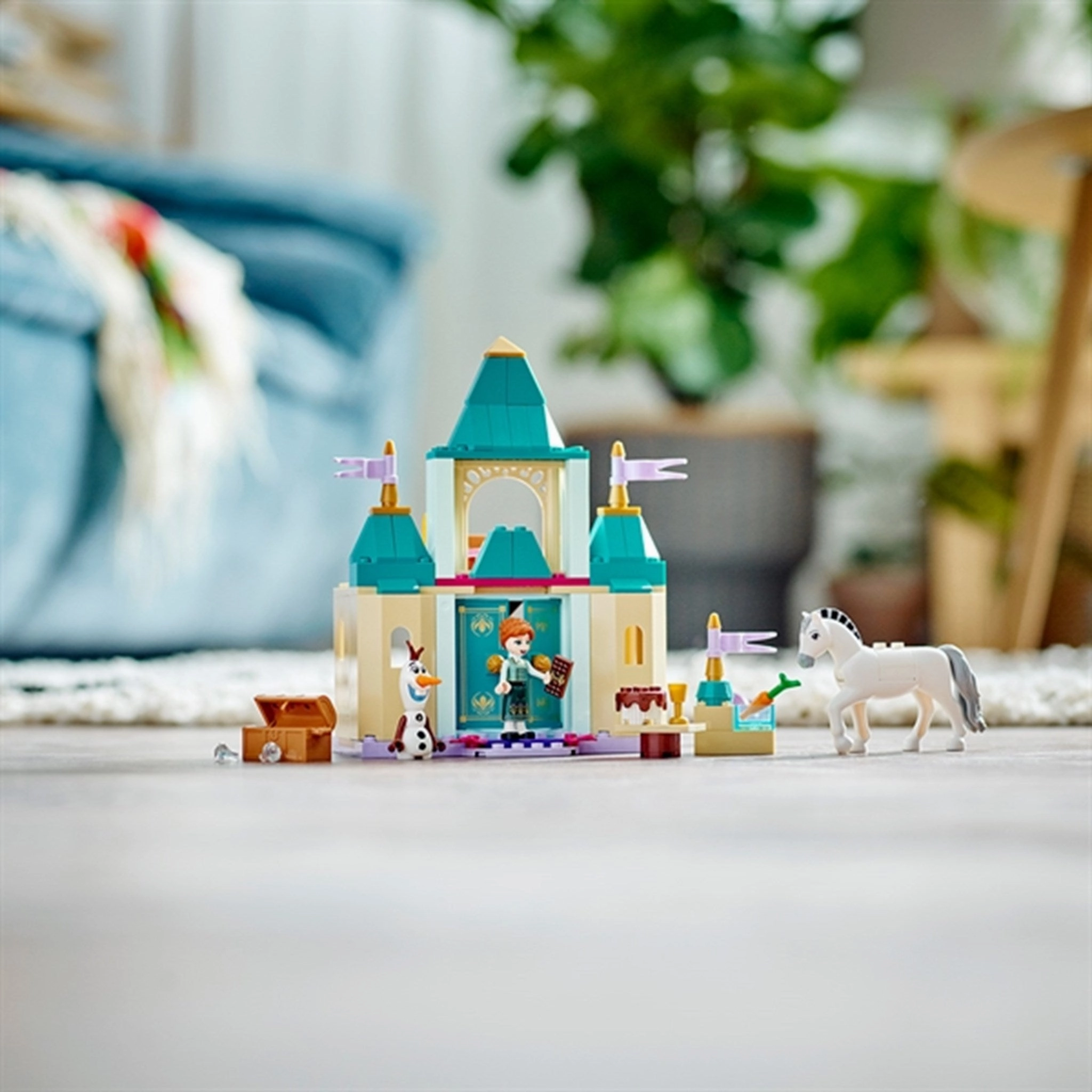 LEGO Disney?TAnna and Olaf's Castle Fun