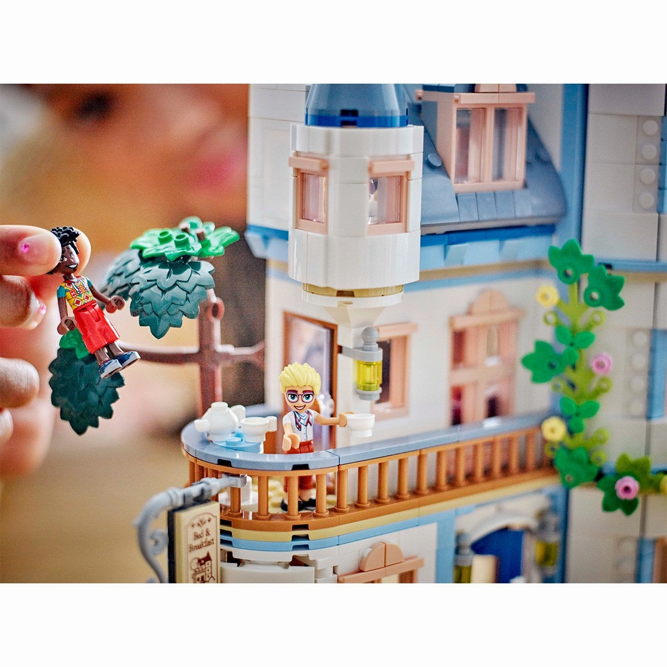 LEGO? Friends Castle Stays