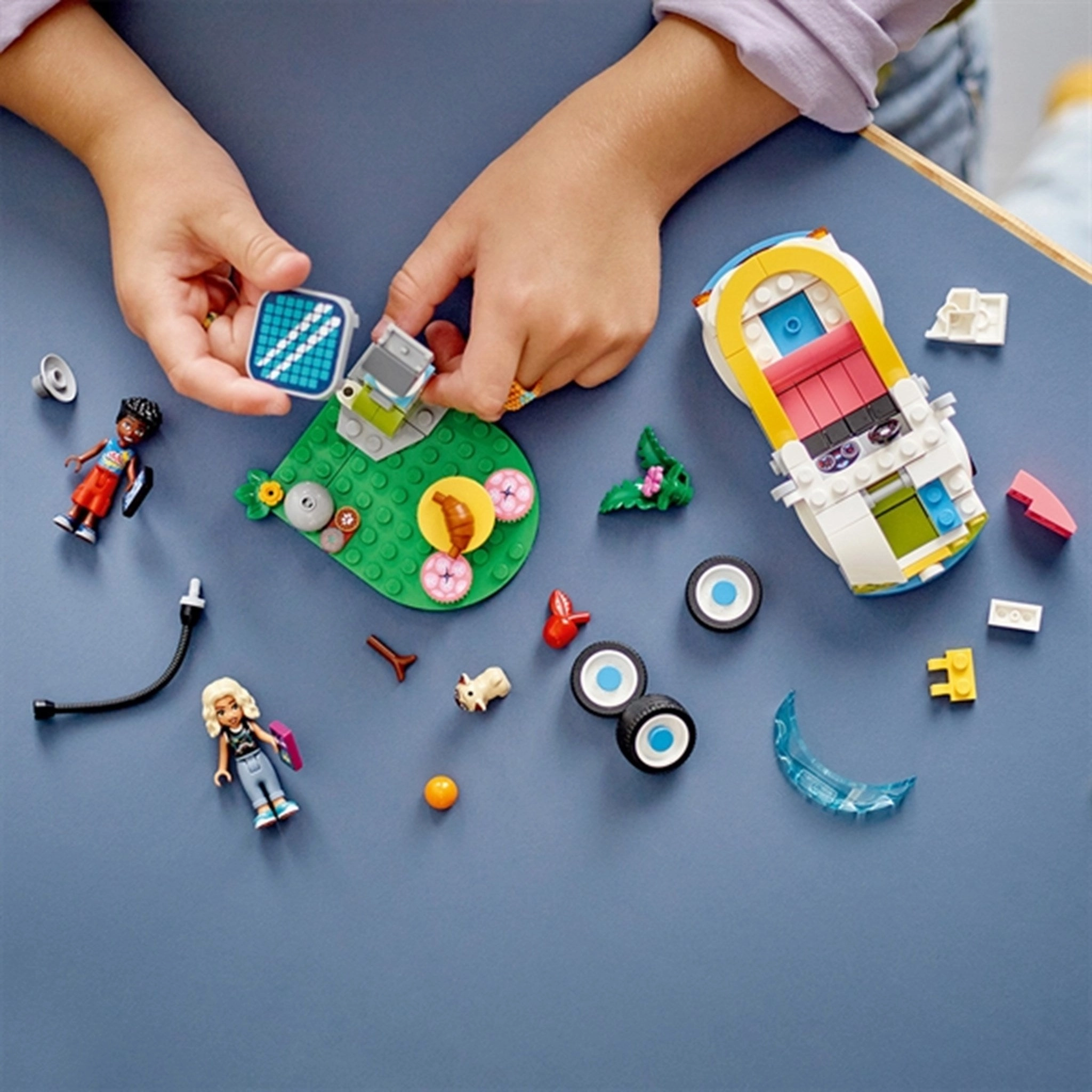 LEGO? Friends Electric Car and Charger