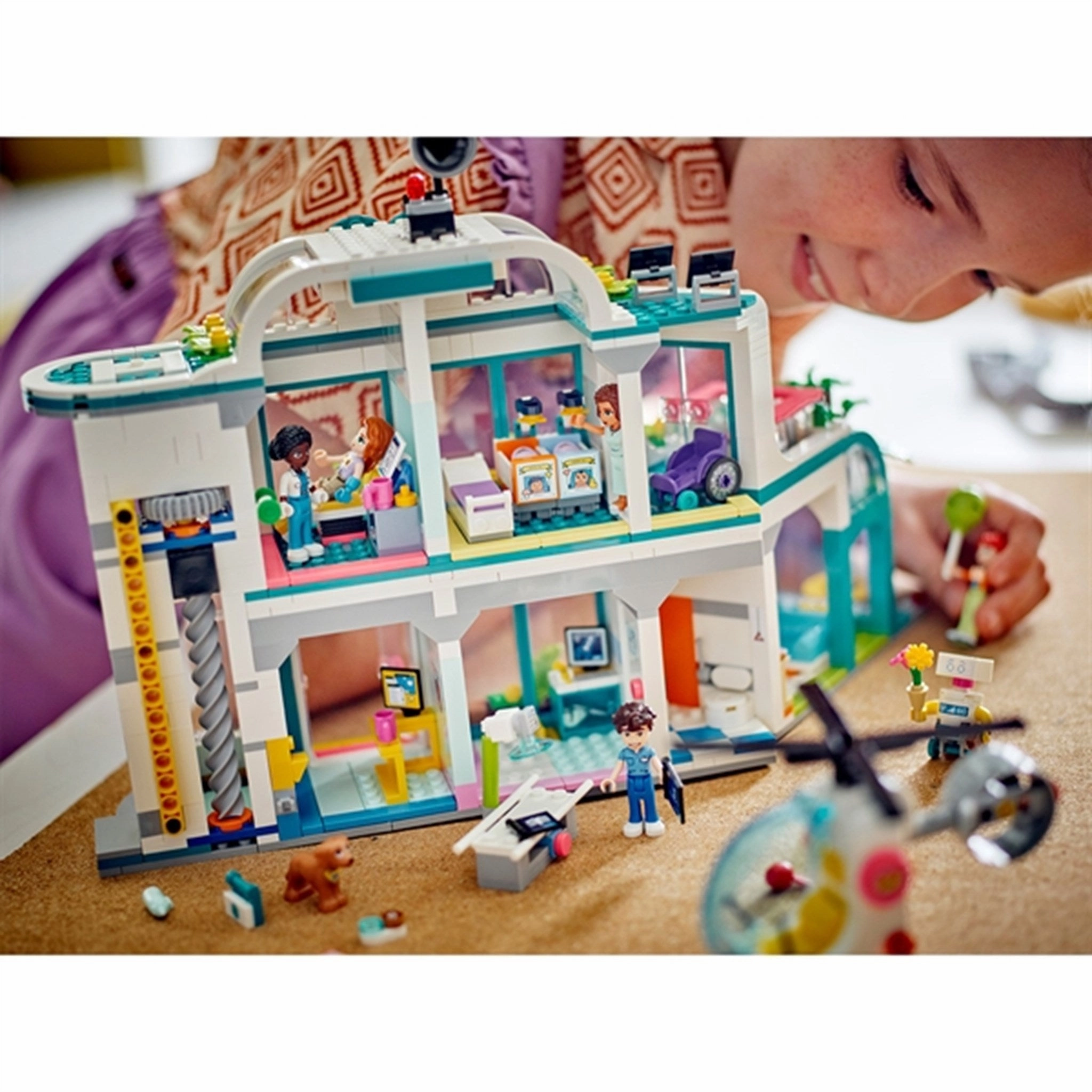 LEGO? Friends Heartlake City Hospital