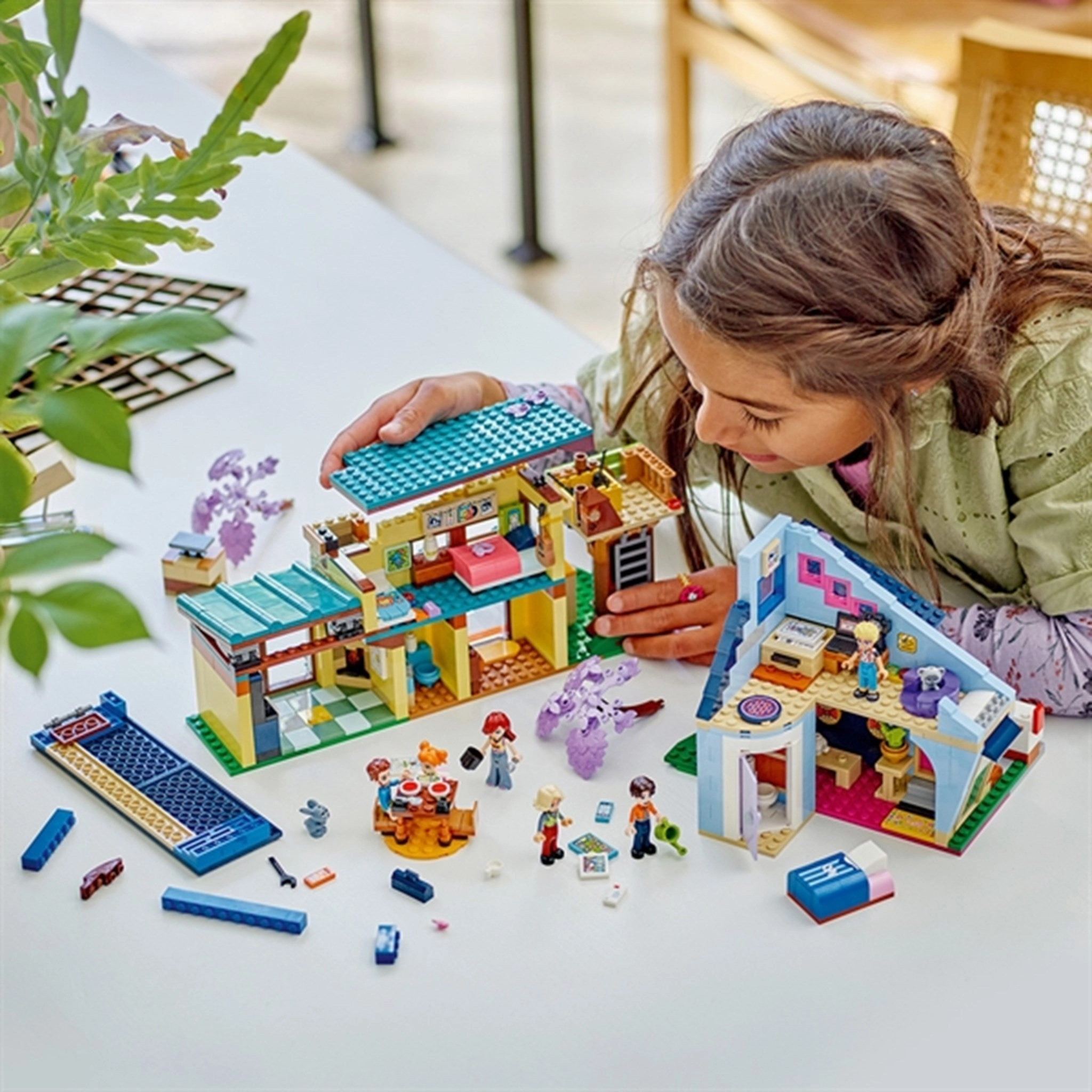 LEGO? Friends Olly and Paisley's Family Houses