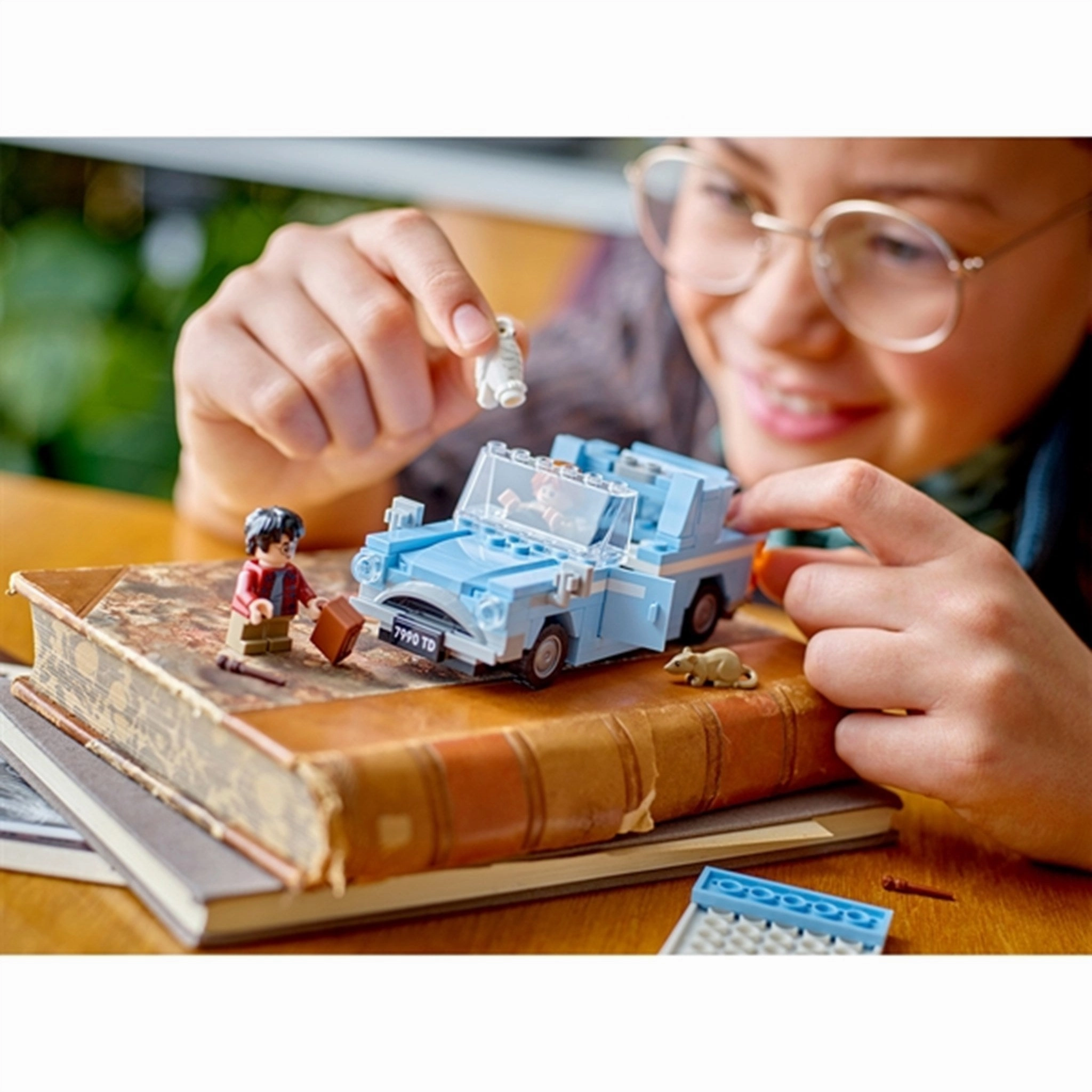 LEGO? Harry Potter? Flying Ford Anglia?