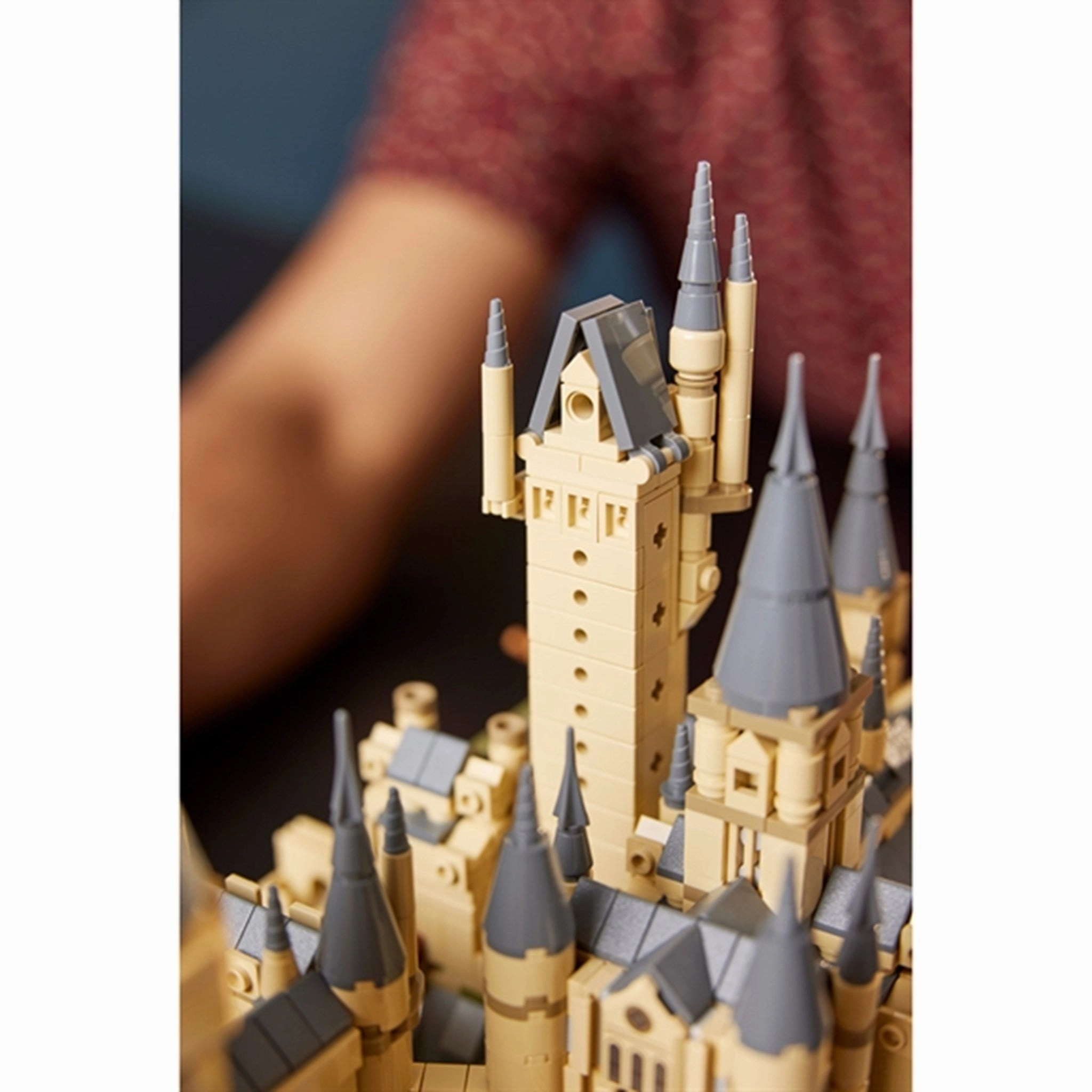LEGO Harry Potter?Hogwarts?Castle and Surroundings