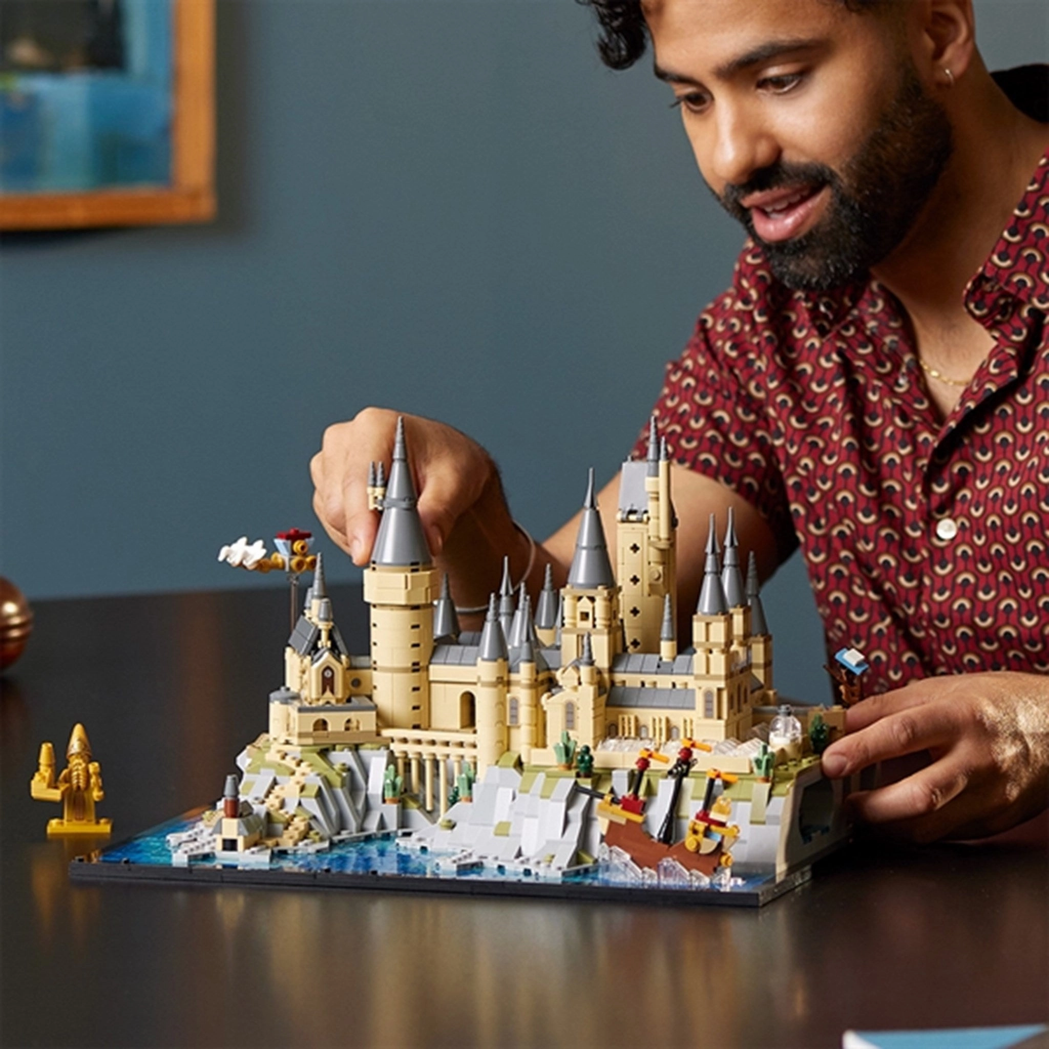 LEGO Harry Potter?Hogwarts?Castle and Surroundings