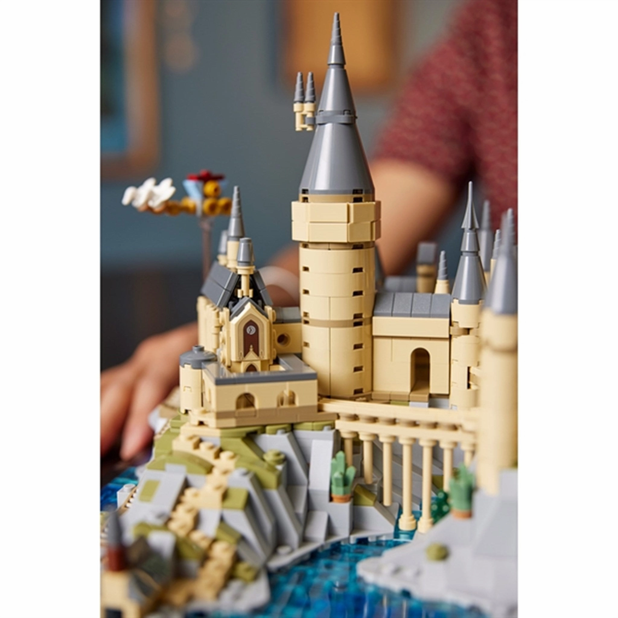 LEGO Harry Potter?Hogwarts?Castle and Surroundings
