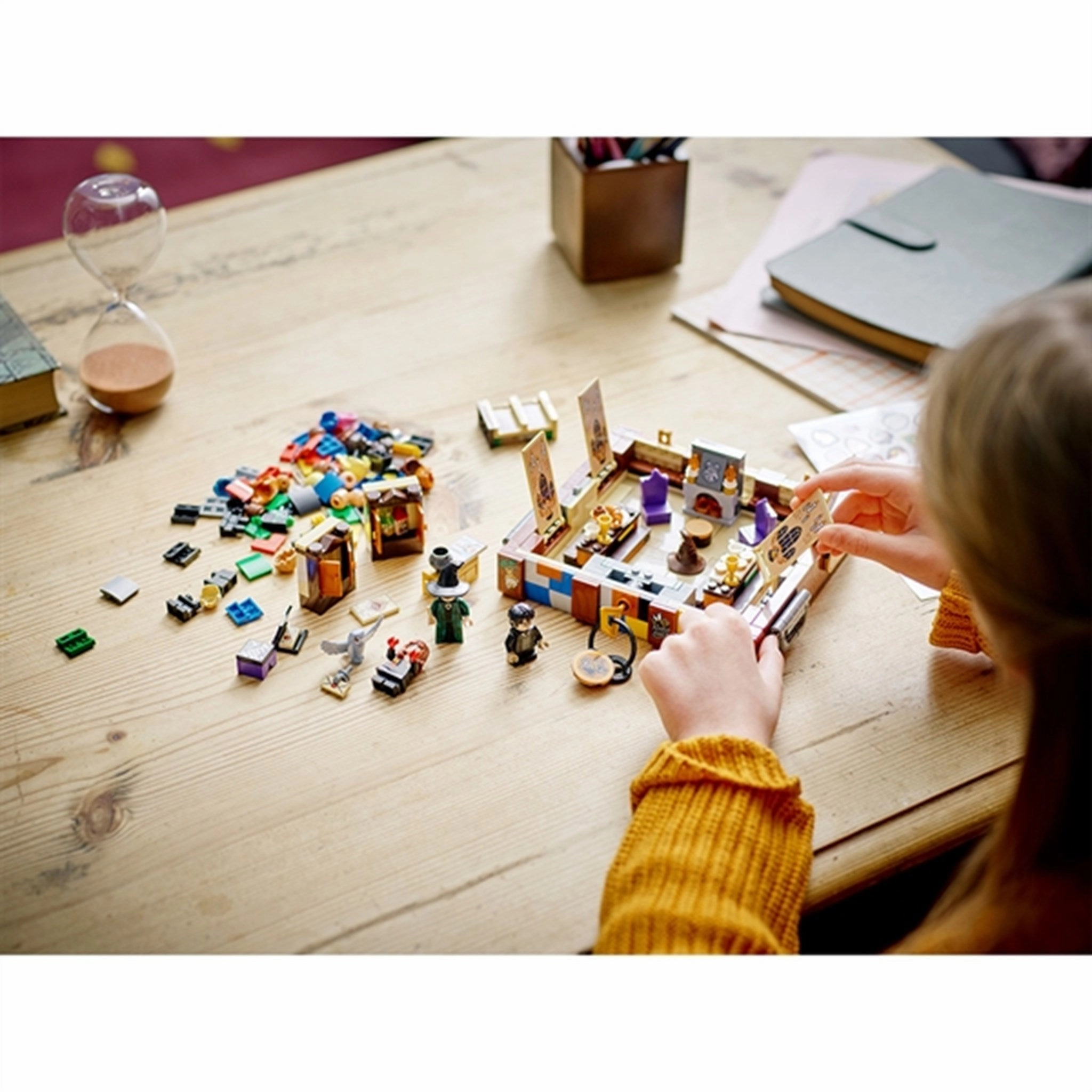 LEGO? Harry Potter? Hogwarts? Magical Trunk