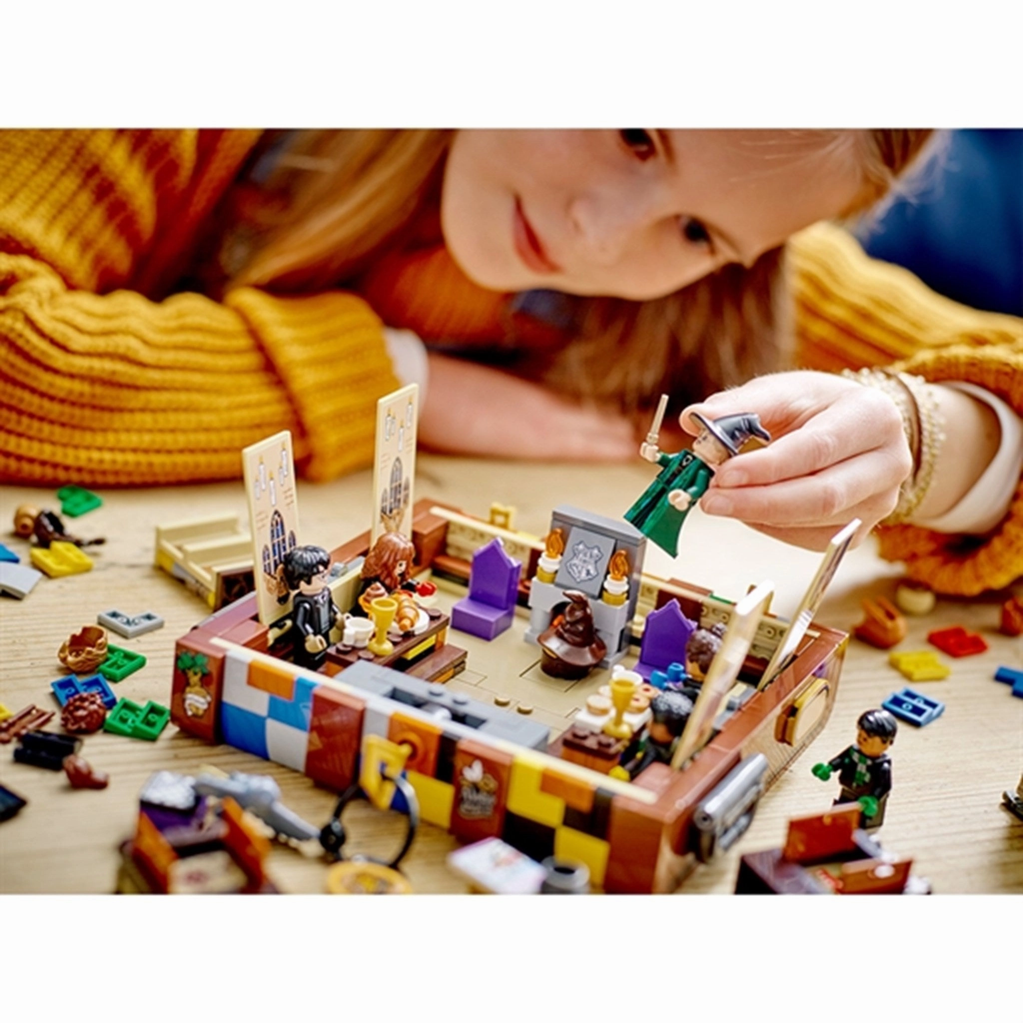 LEGO? Harry Potter? Hogwarts? Magical Trunk