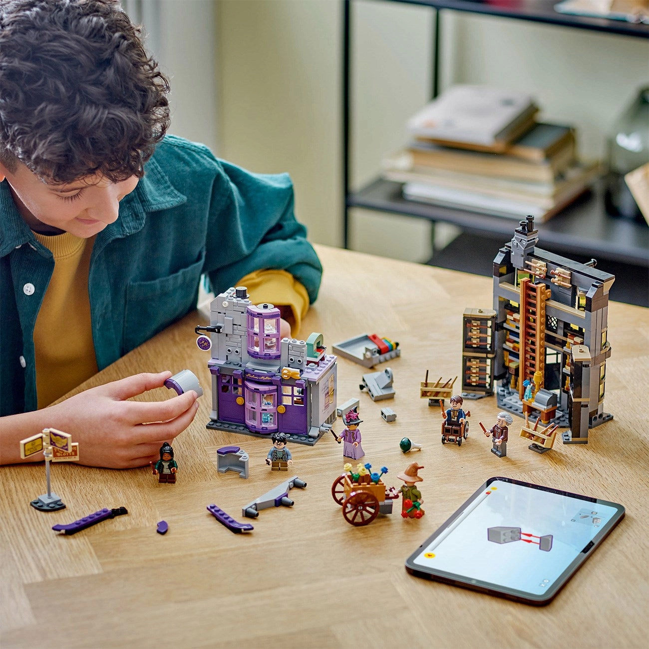 LEGO? Harry Potter?Ollivander? and Madam Malkin's cloaks