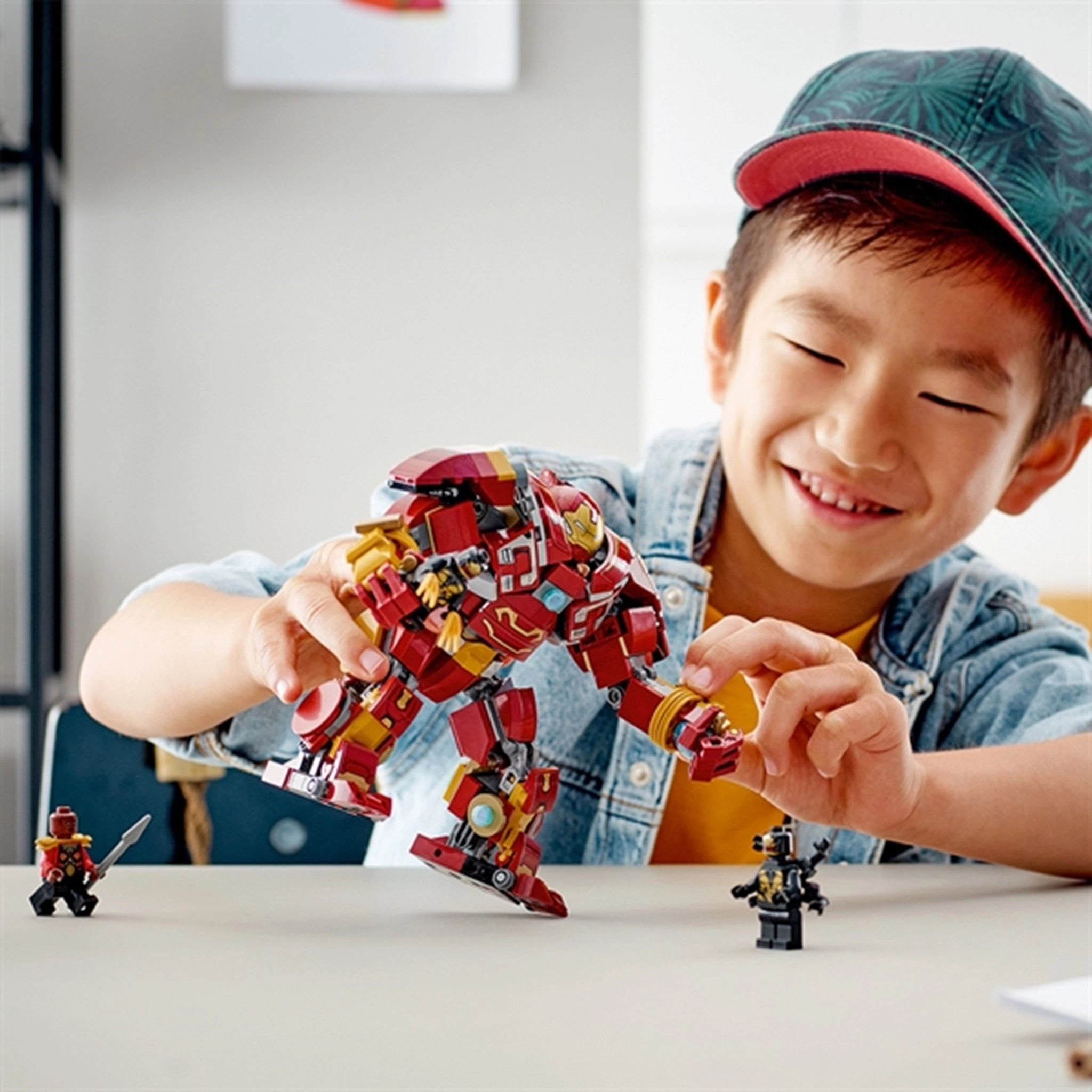 LEGO? Marvel The Hulkbuster: The Battle of Wakanda