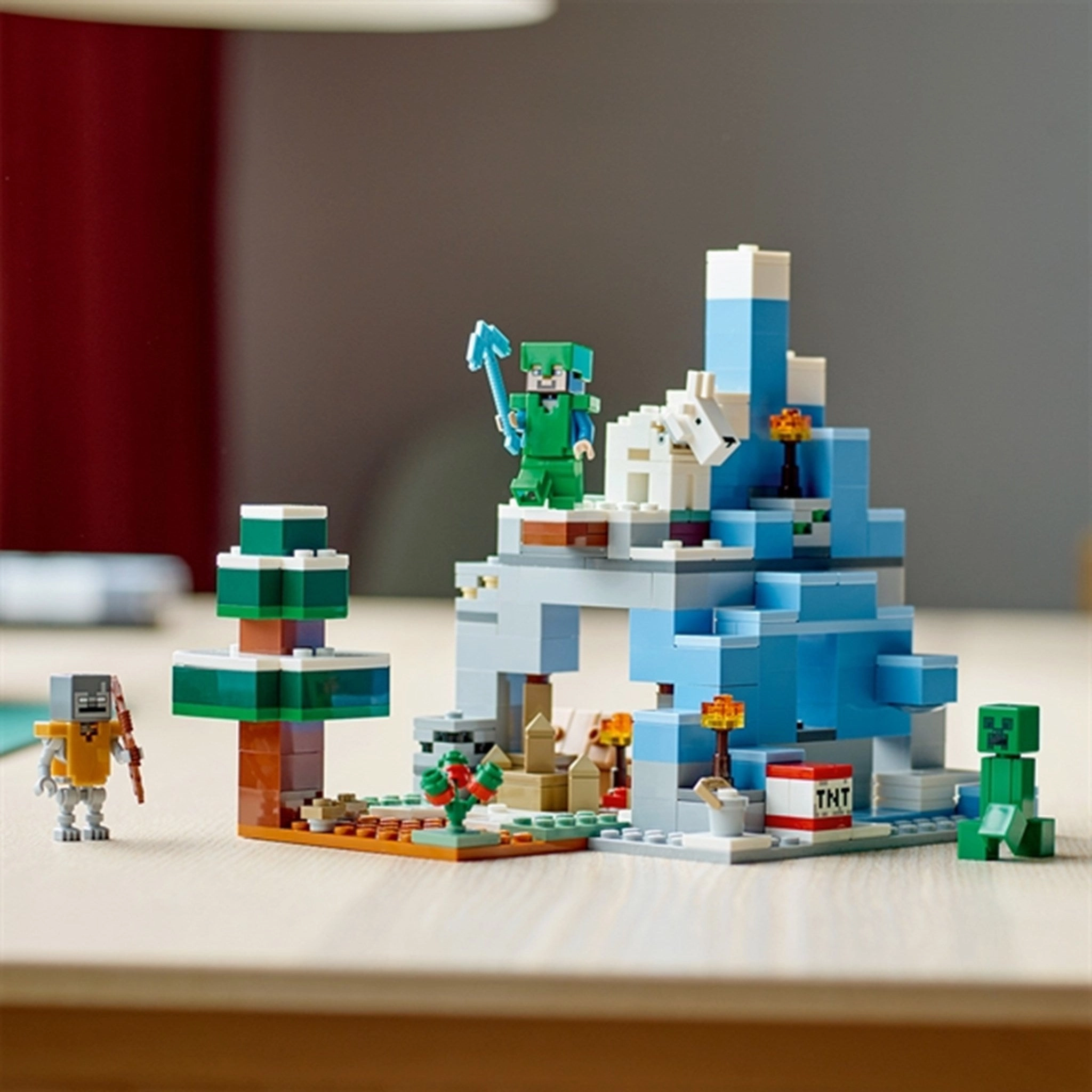 LEGO Minecraft The Frozen Peaks