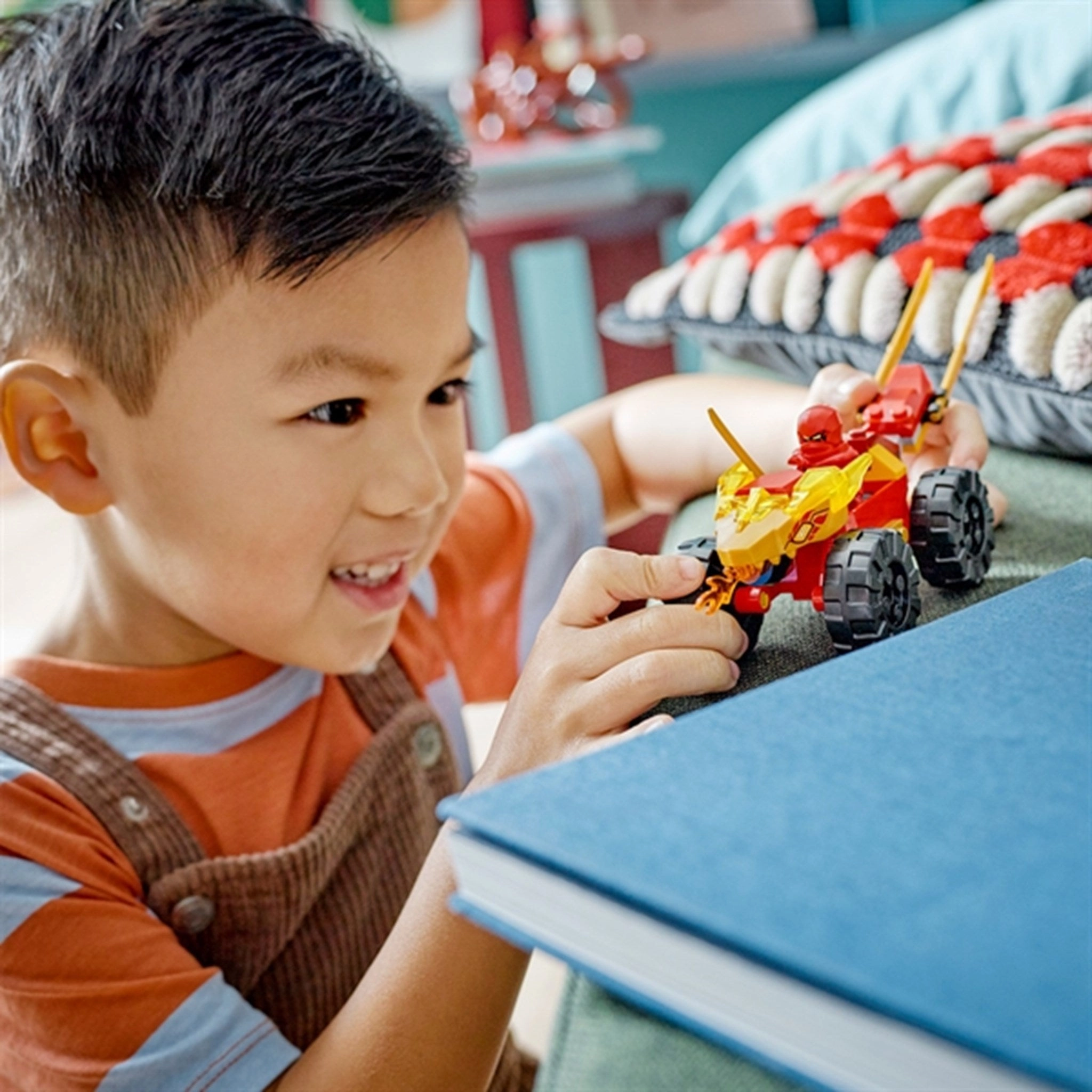 LEGO NINJAGO Kai and Ras's Car and Bike Battle