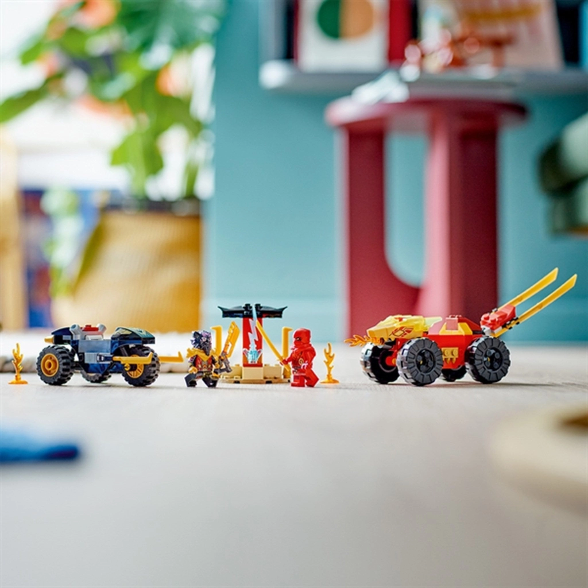 LEGO NINJAGO Kai and Ras's Car and Bike Battle
