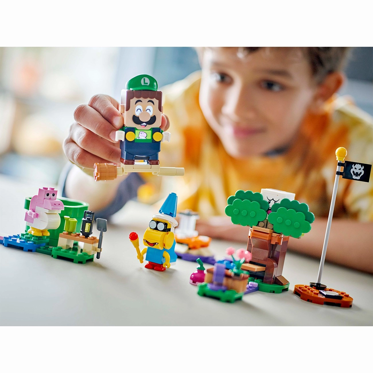 LEGO? Super Mario Adventures with interactive LEGO? Luigi?