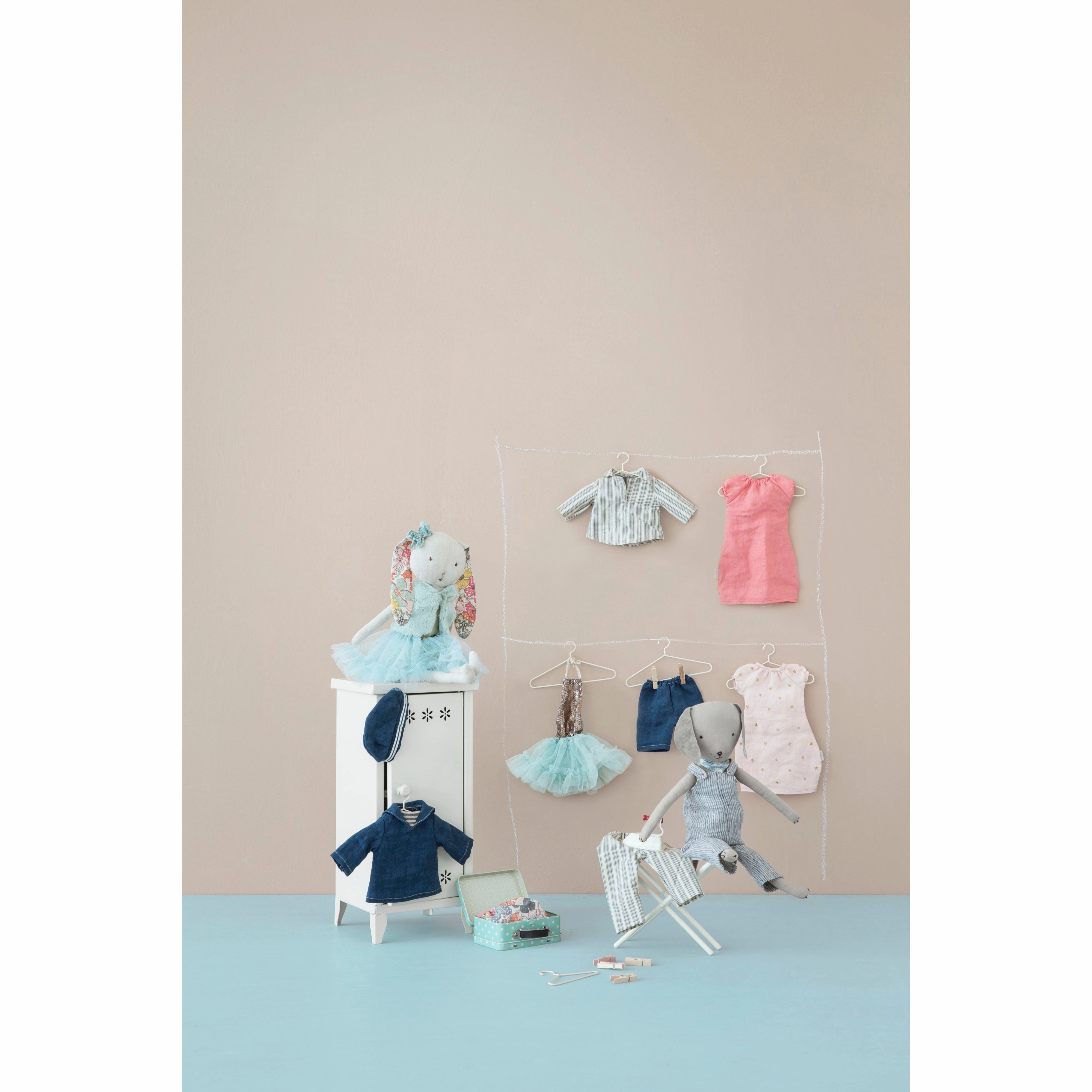 Maileg Locker with 3 Hangers Green