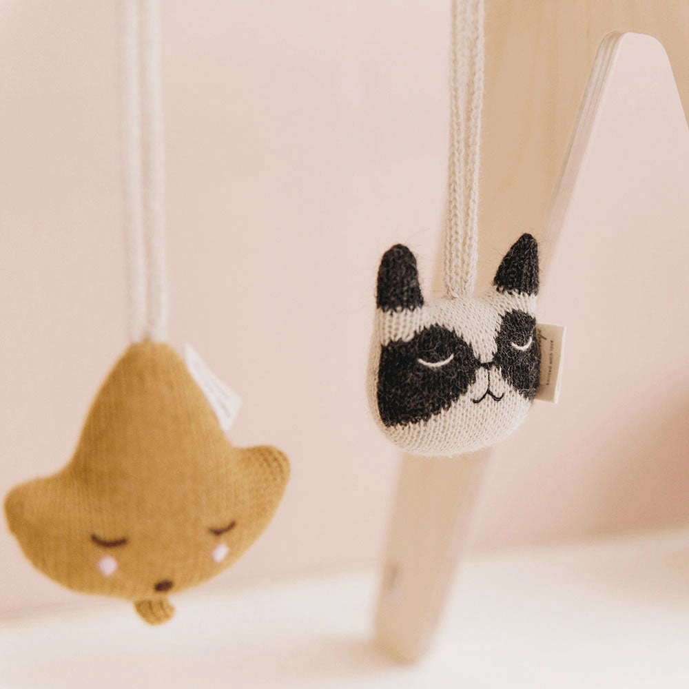 Main Sauvage Baby Gym Toy - Hanging Rattle - Leaf - Ochre