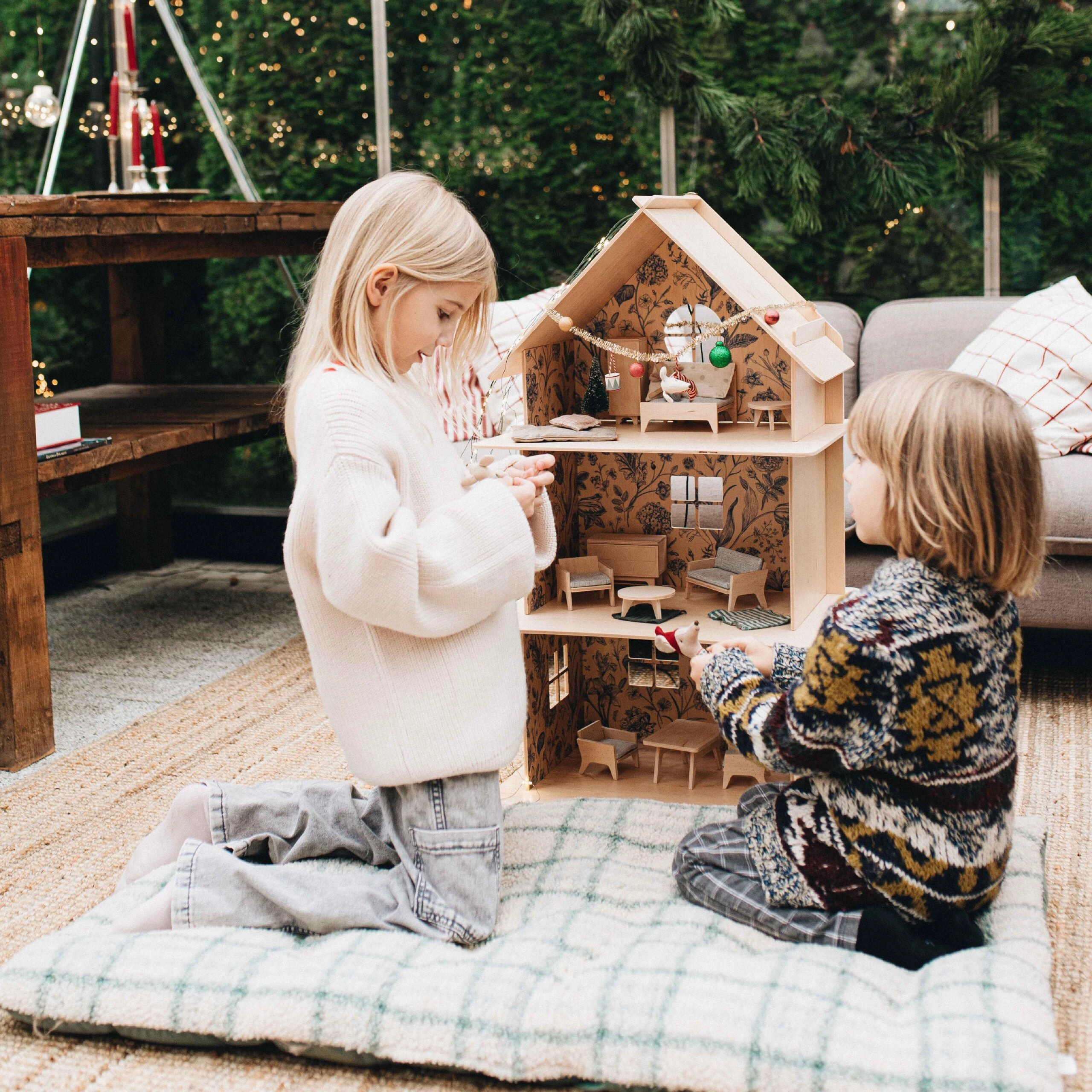 Milin Furniture For A Wooden Dollhouse  Natural