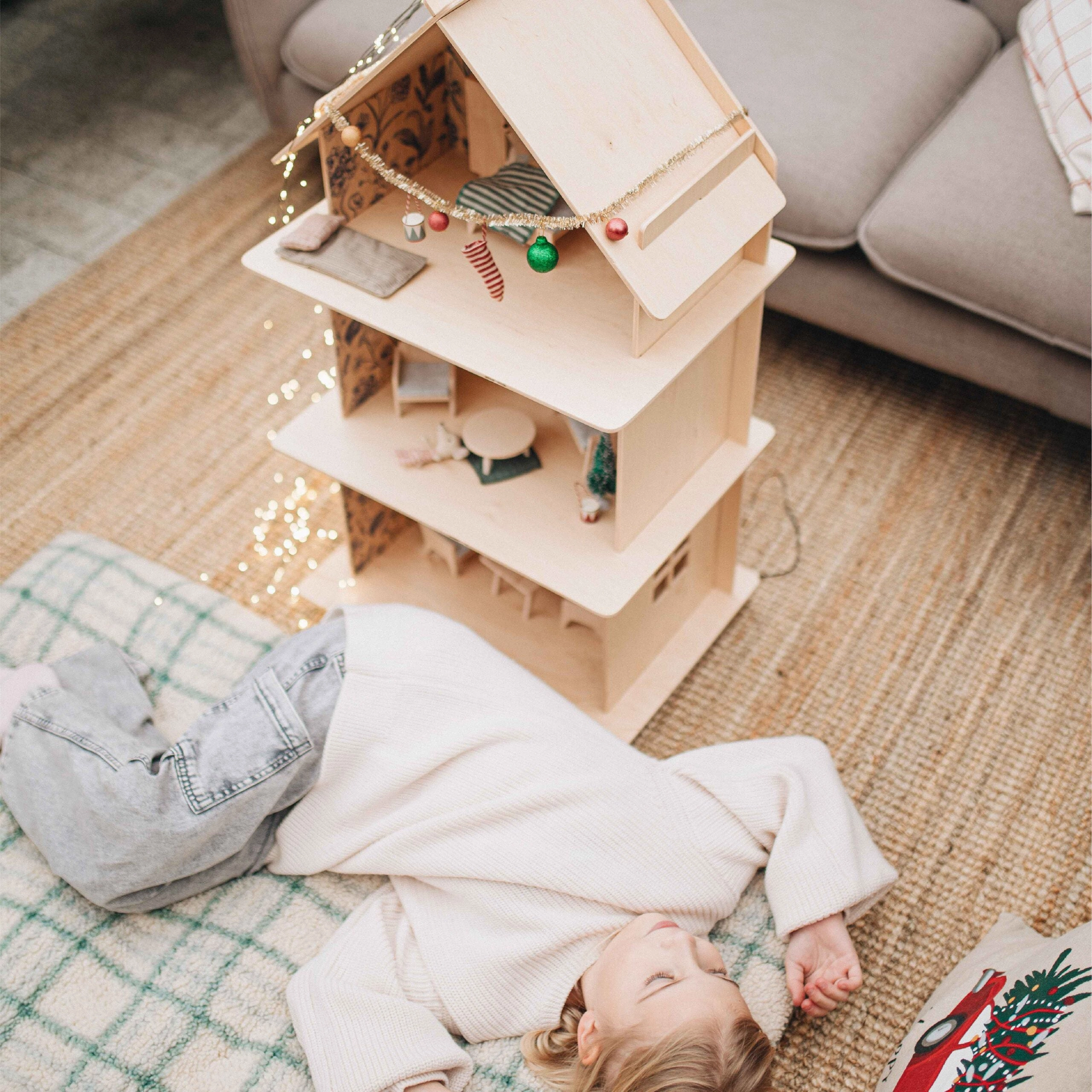 Milin Furniture For A Wooden Dollhouse  Natural