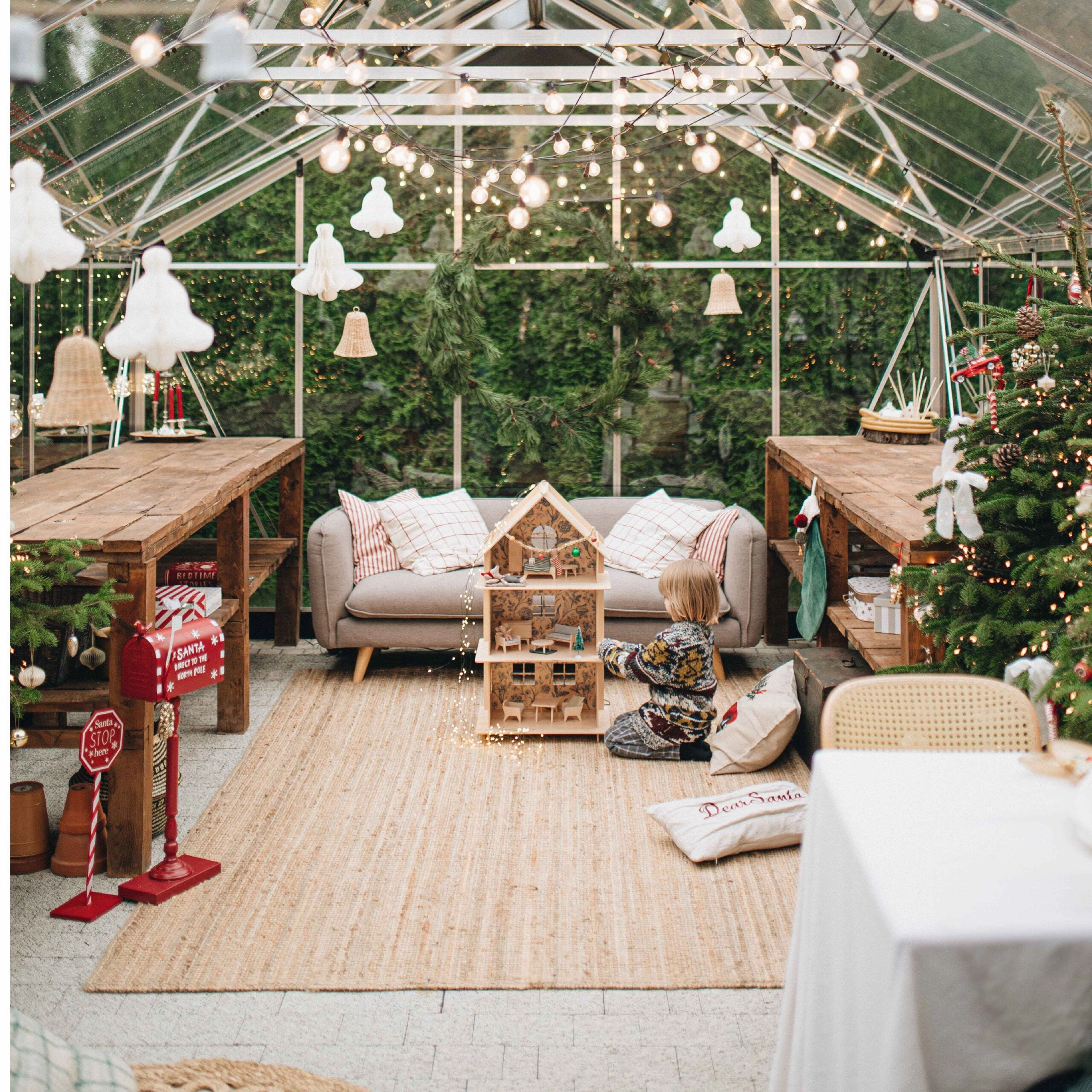 Milin Furniture For A Wooden Dollhouse ?Natural