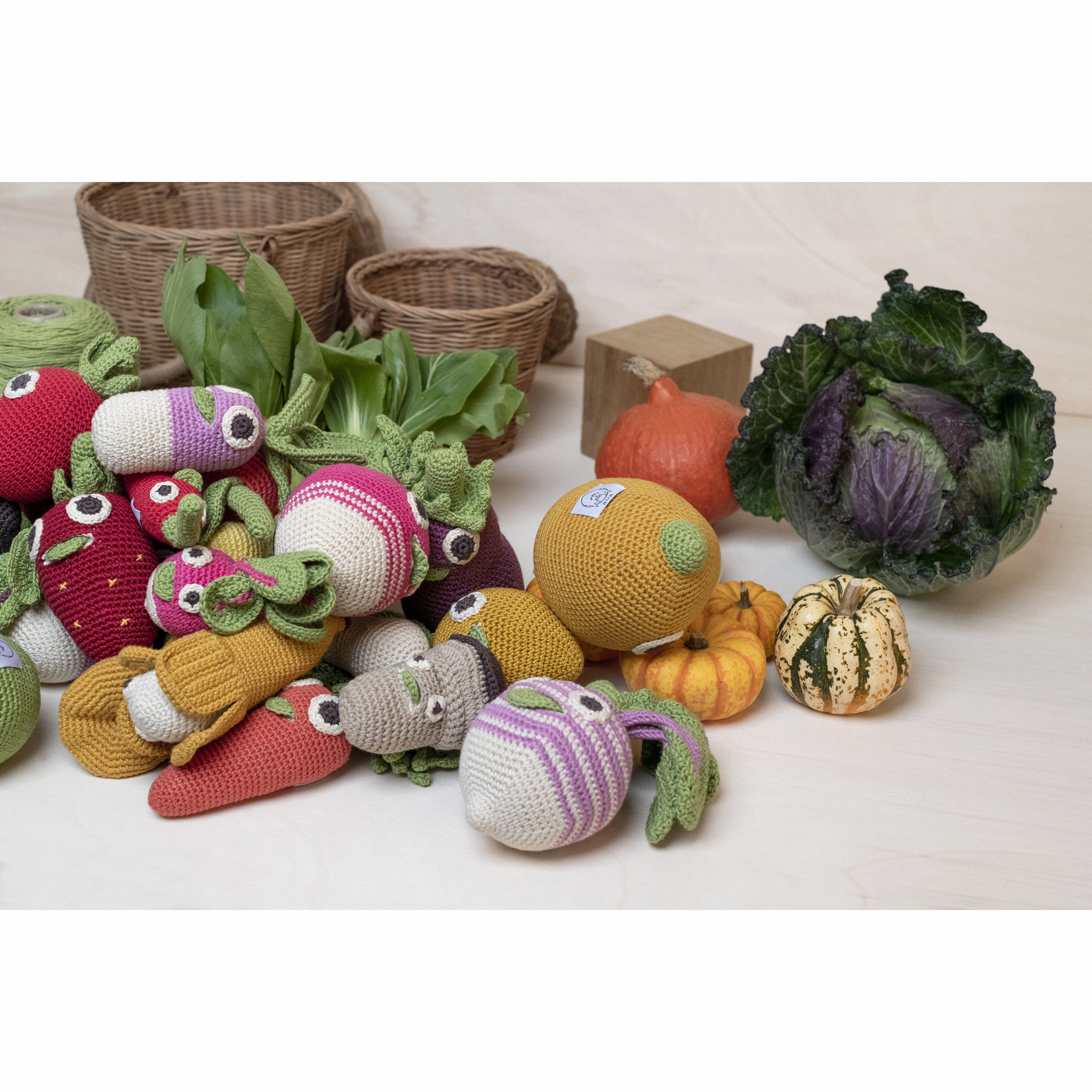 MyuM Henry Big Striped Radish Rattle