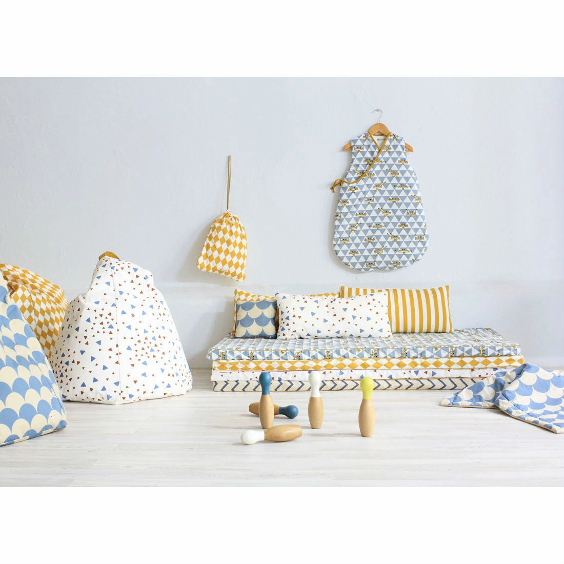 Nobodinoz Wooden Bowling Set