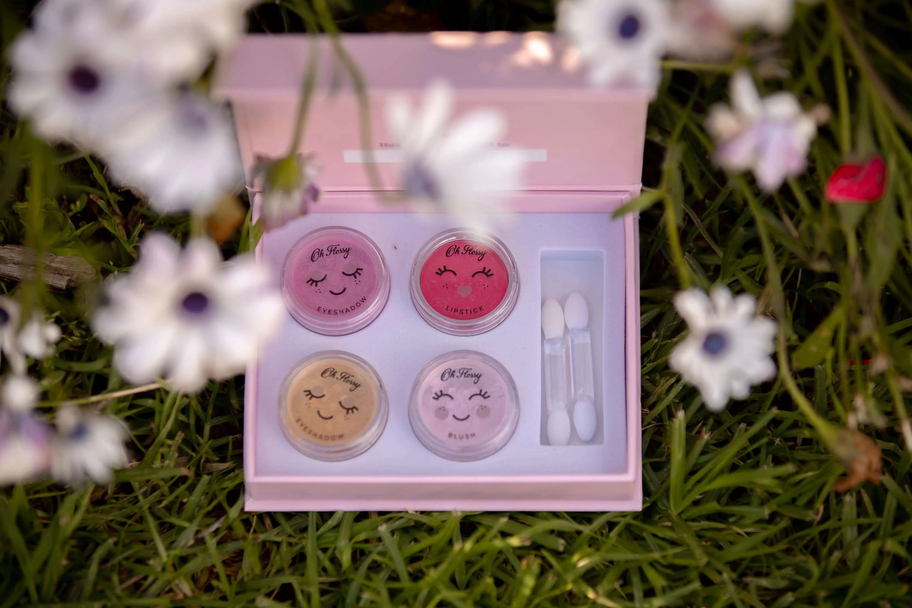 Oh Flossy Mini Makeup set