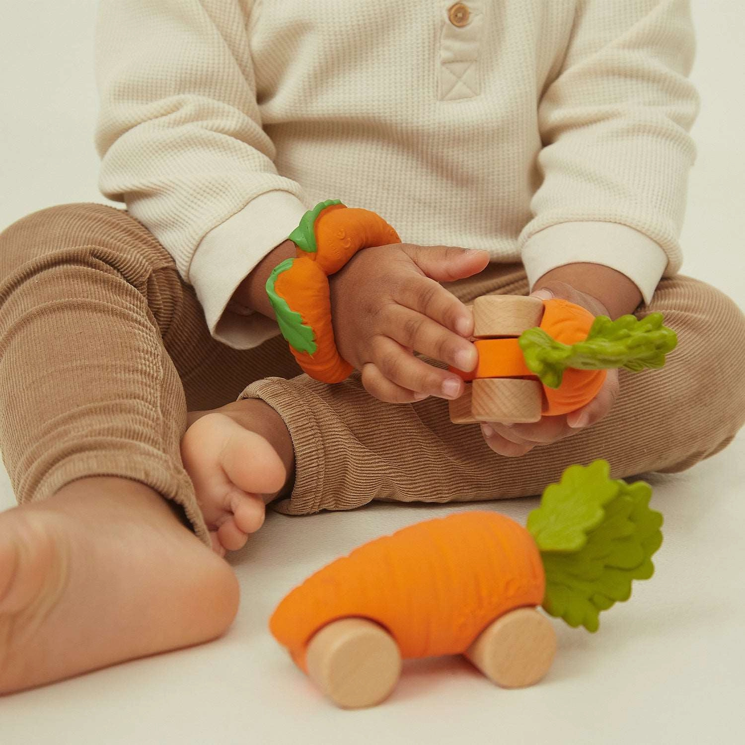 Oli & Carol Cathy The Carrot Car