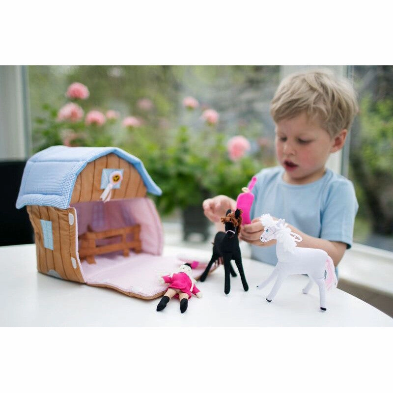Oskar and Ellen Horse Stable