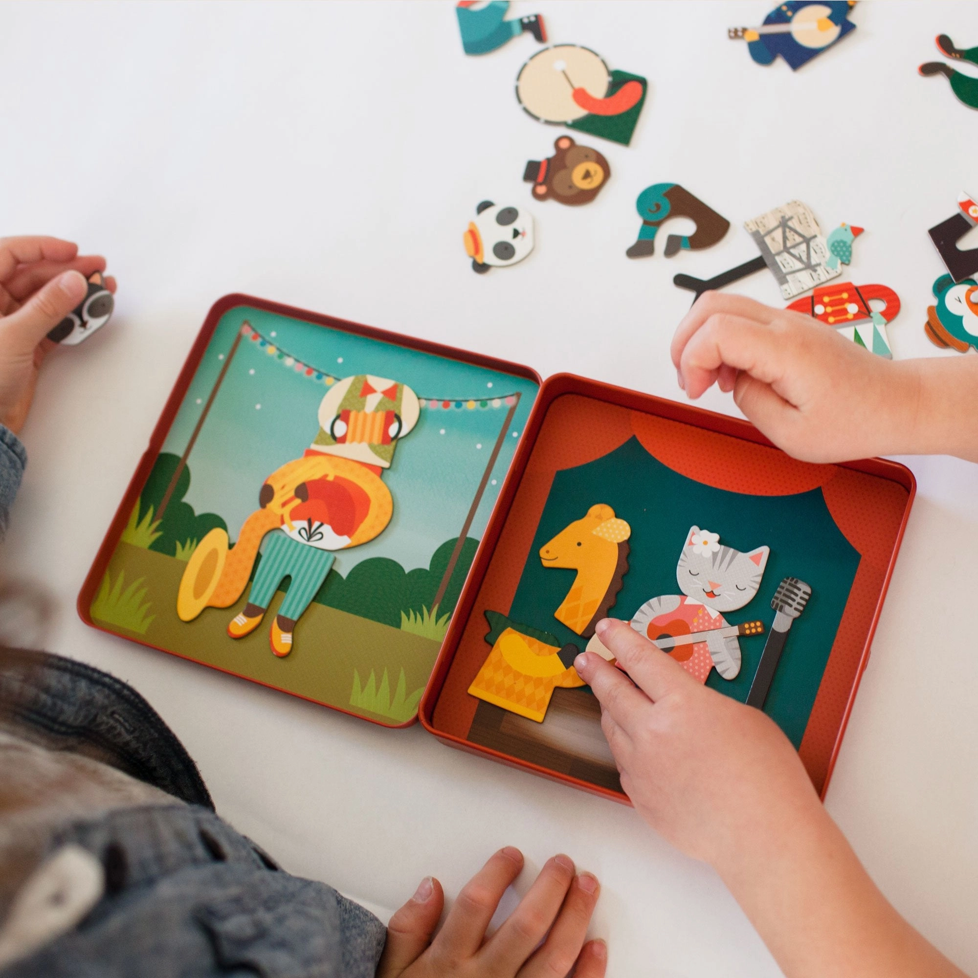 Petit Collage Magnetic Box - Animal Band