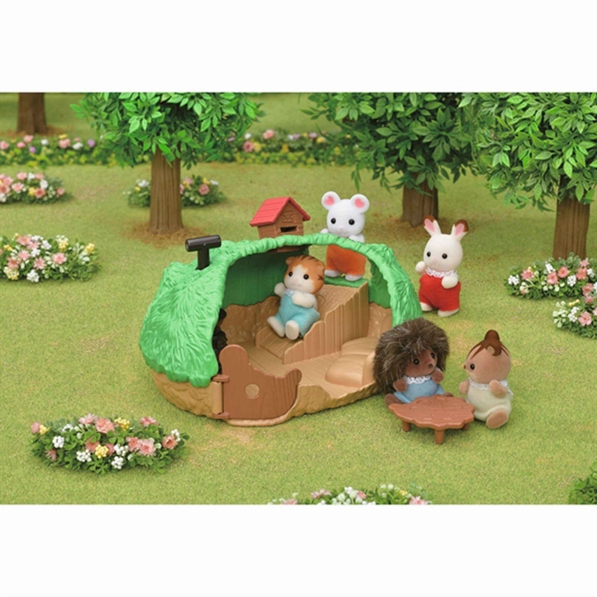 Sylvanian Families? Baby Hedgehog Hideout