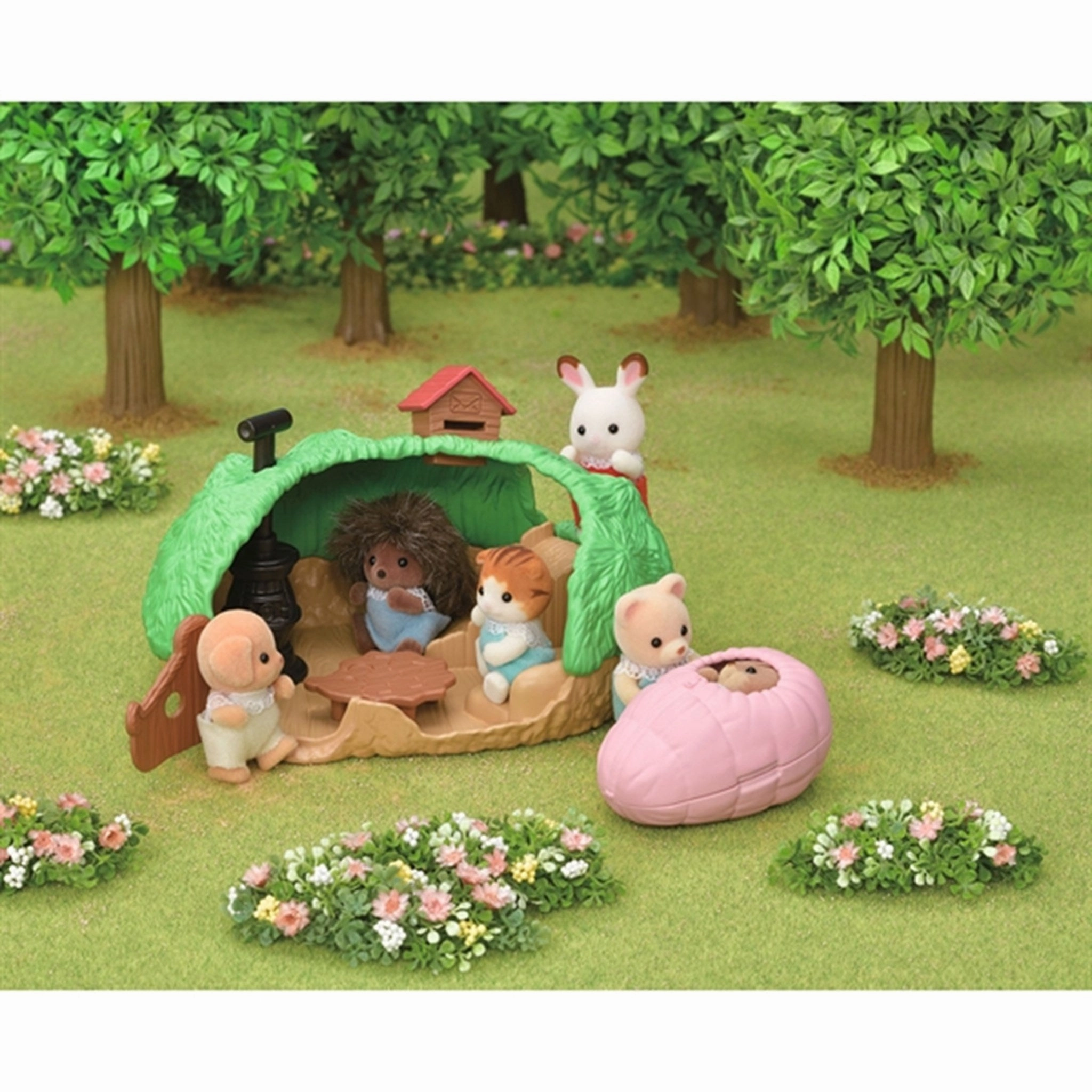 Sylvanian Families? Baby Hedgehog Hideout
